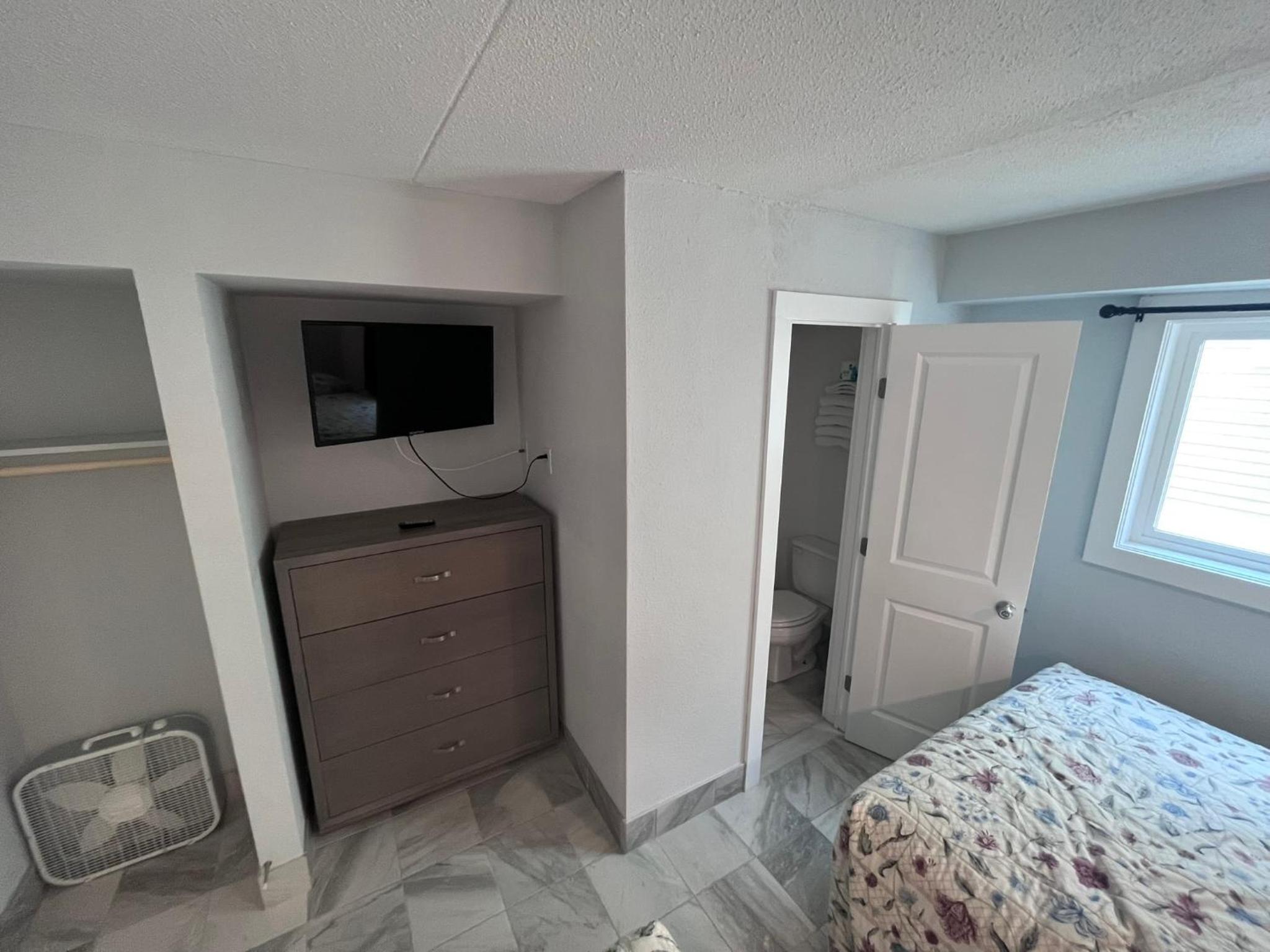 Deluxe Efficiency Suite