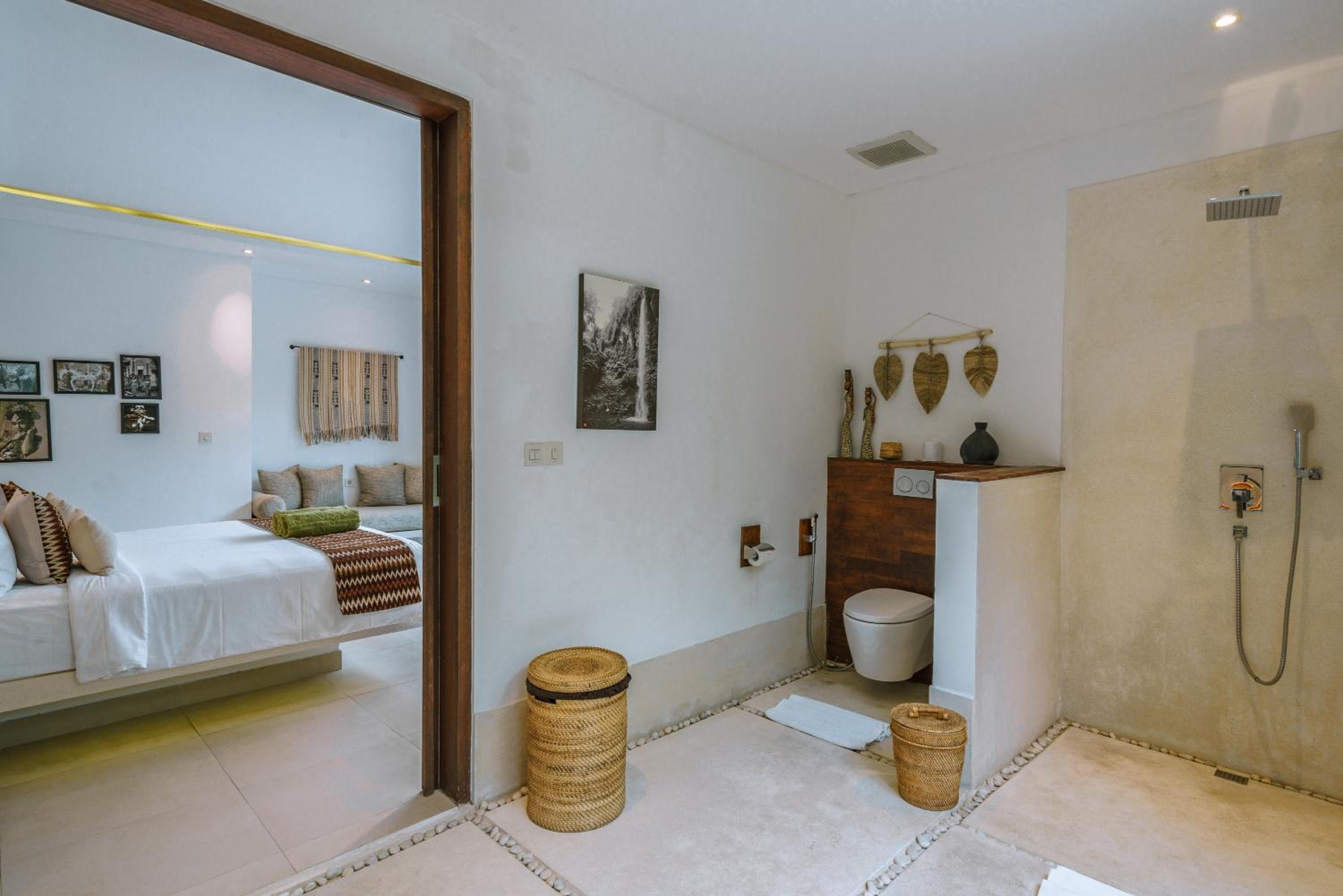 Three-Bedroom Luxury Pool Villa Garden View - Photo 12