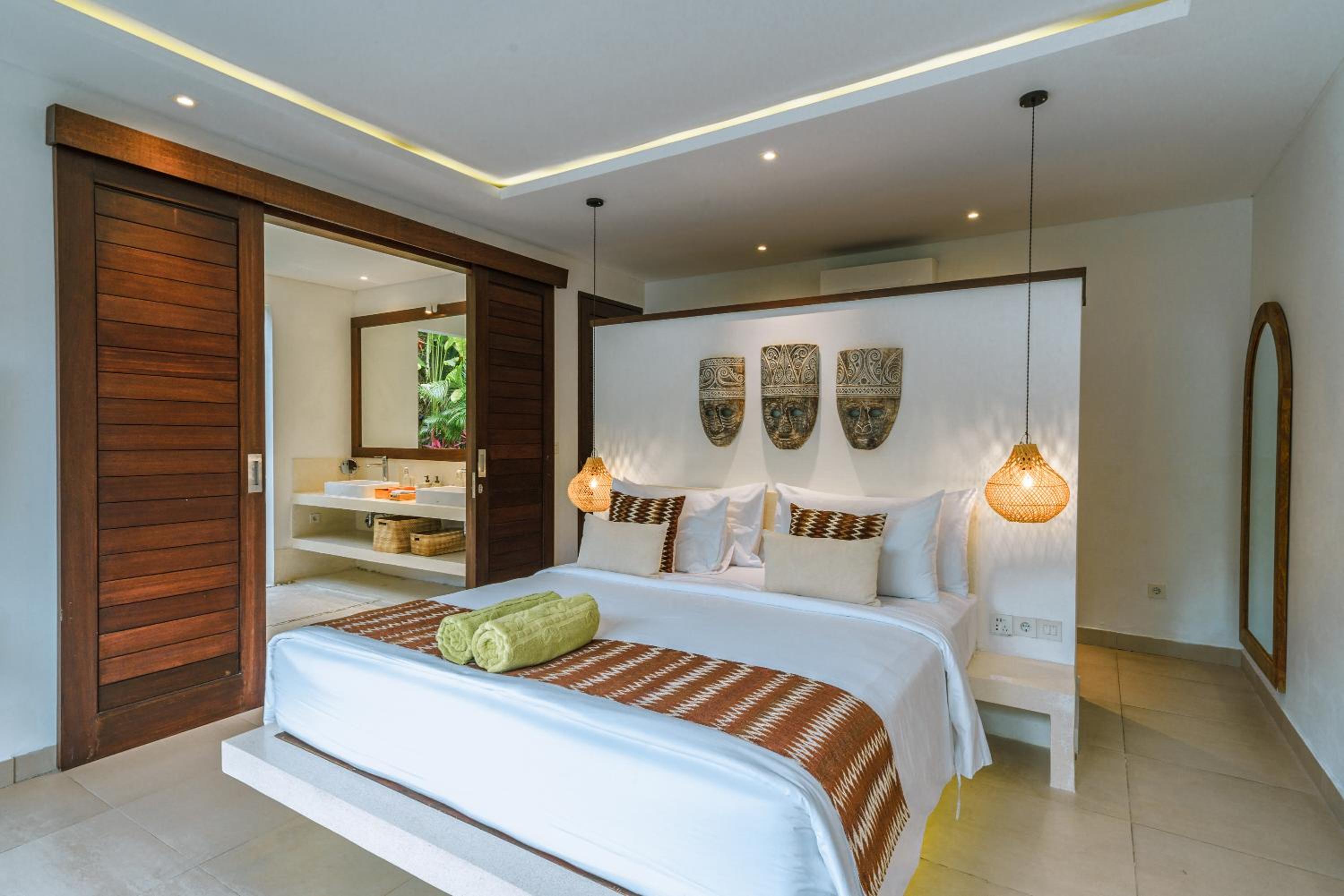 Three-Bedroom Luxury Pool Villa Paddy View - Photo 16