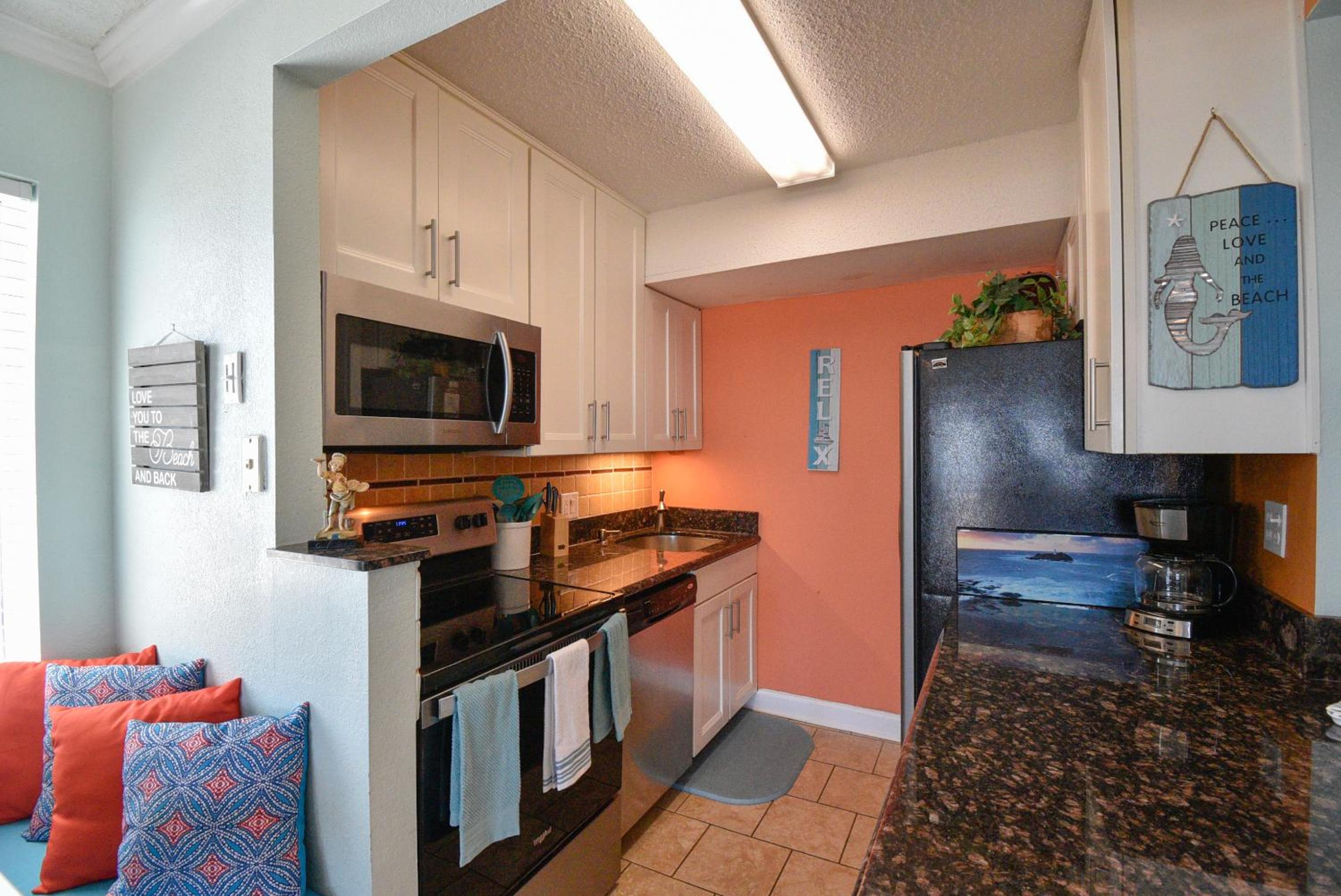 Apartment With Sea View photo 2