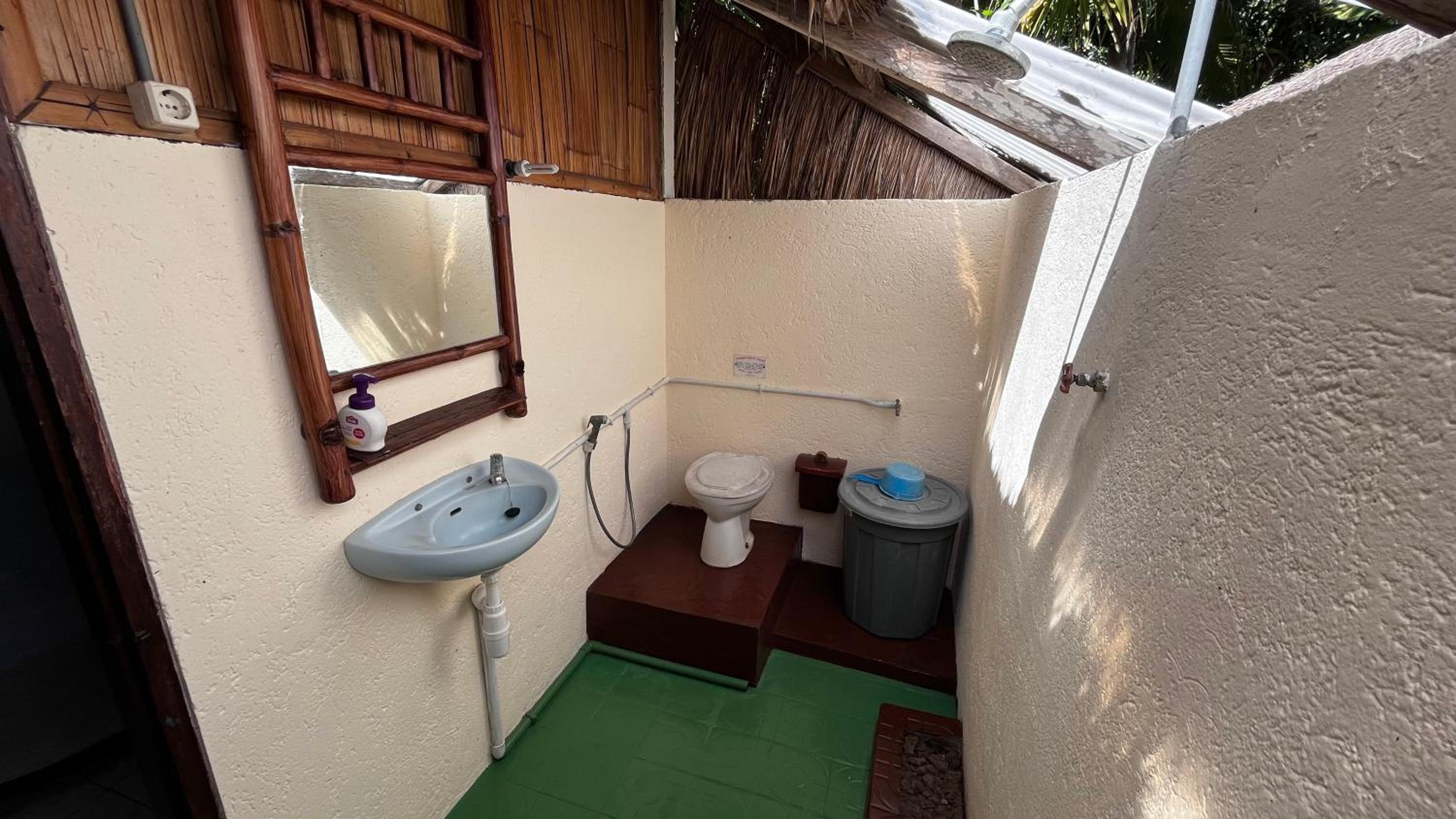 Bungalow with Sea View photo 2