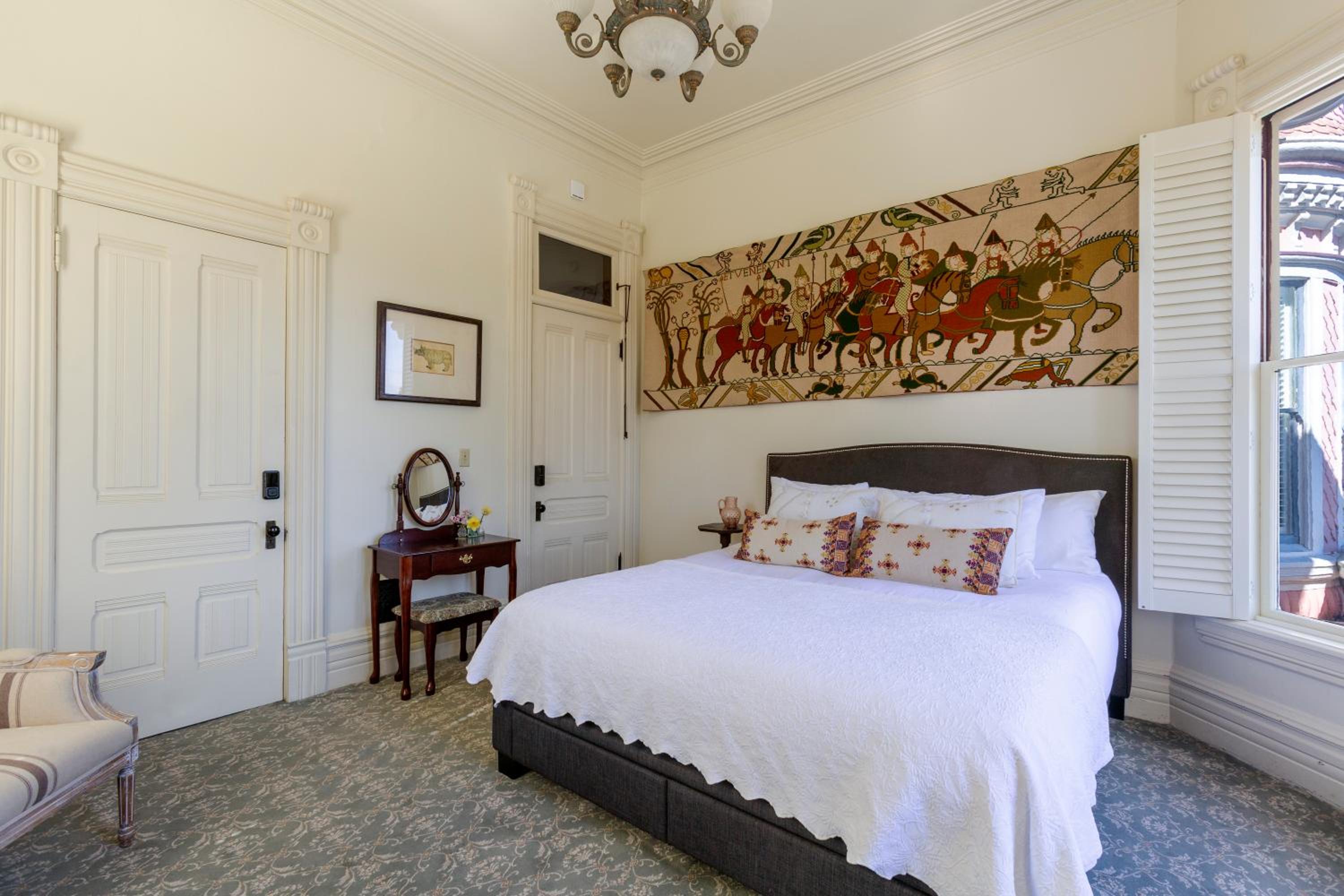 King Room with Private Bathroom photo 1