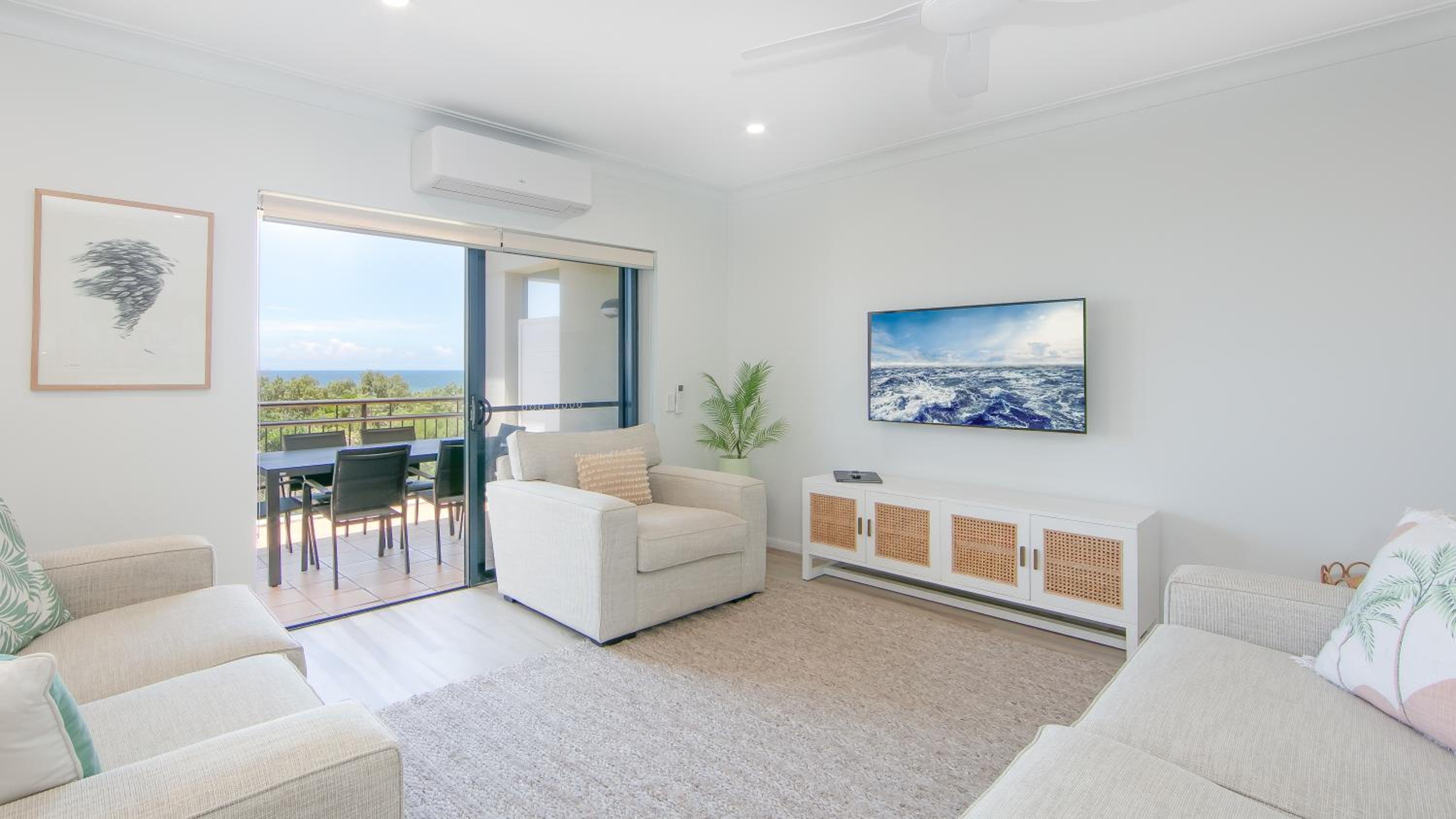 Fully Self Contained One Bedroom Ocean Facing Apartment