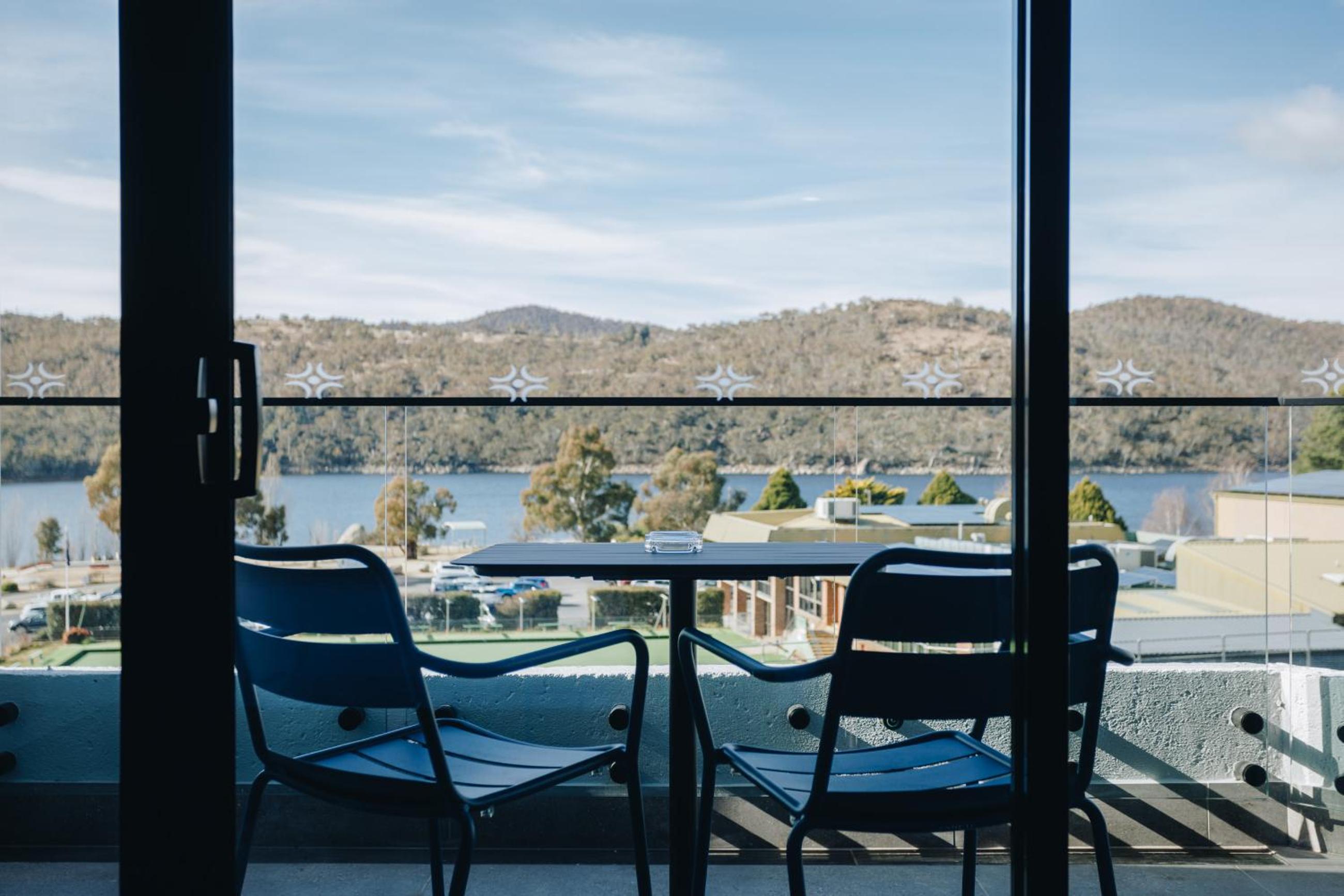 King Room with Lake View photo 3
