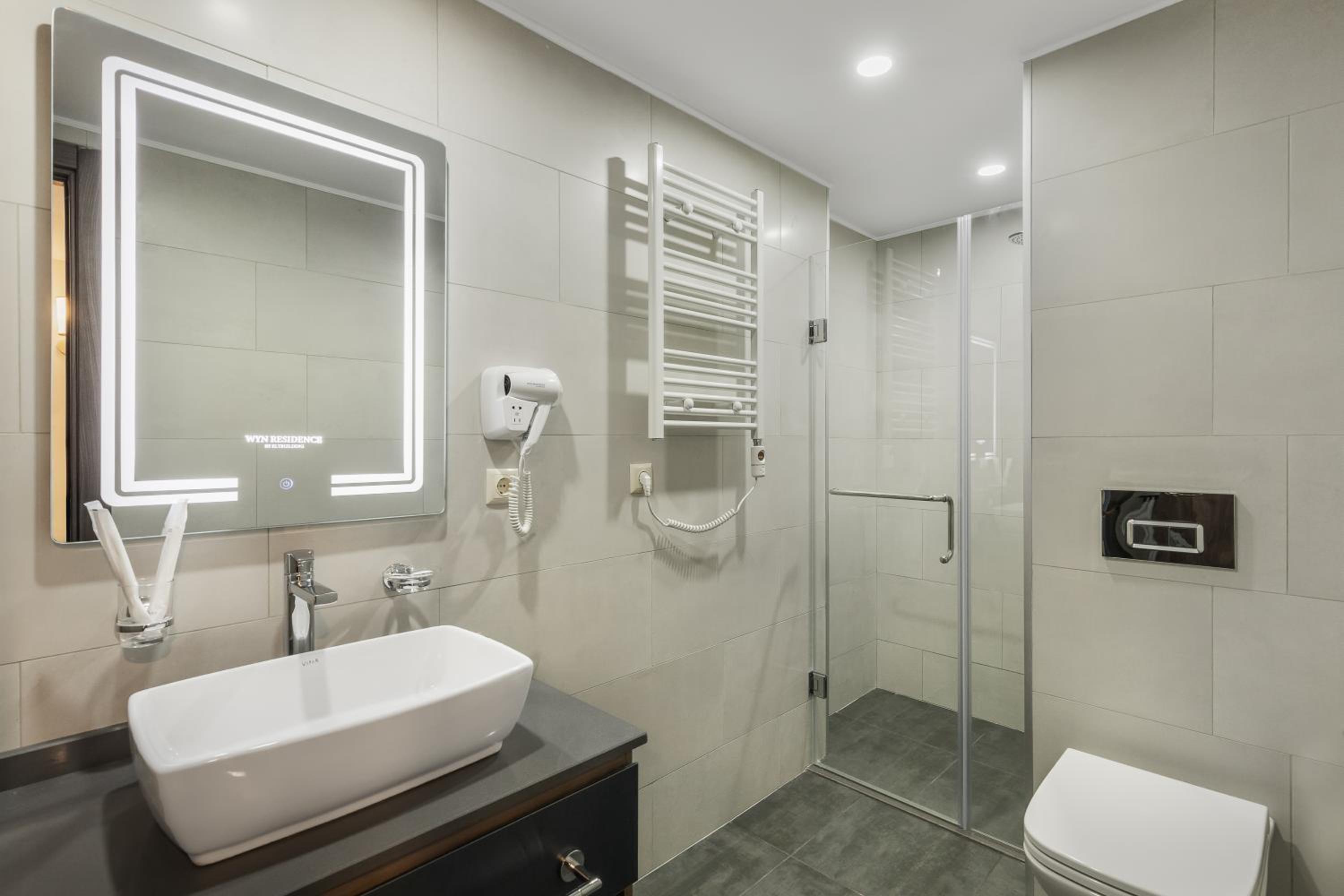 One-Bedroom Apartment - Photo 2