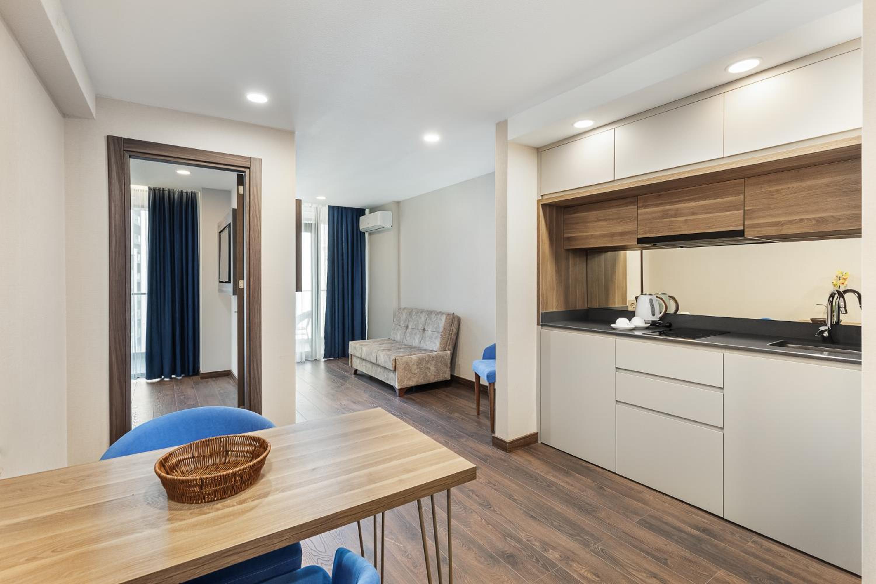 One-Bedroom Apartment - Photo 7