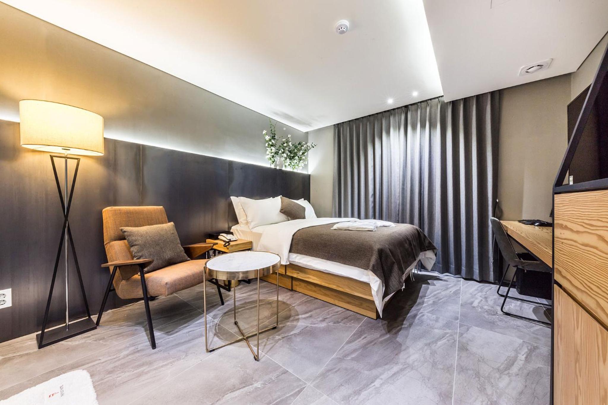 Double Room - Photo 2