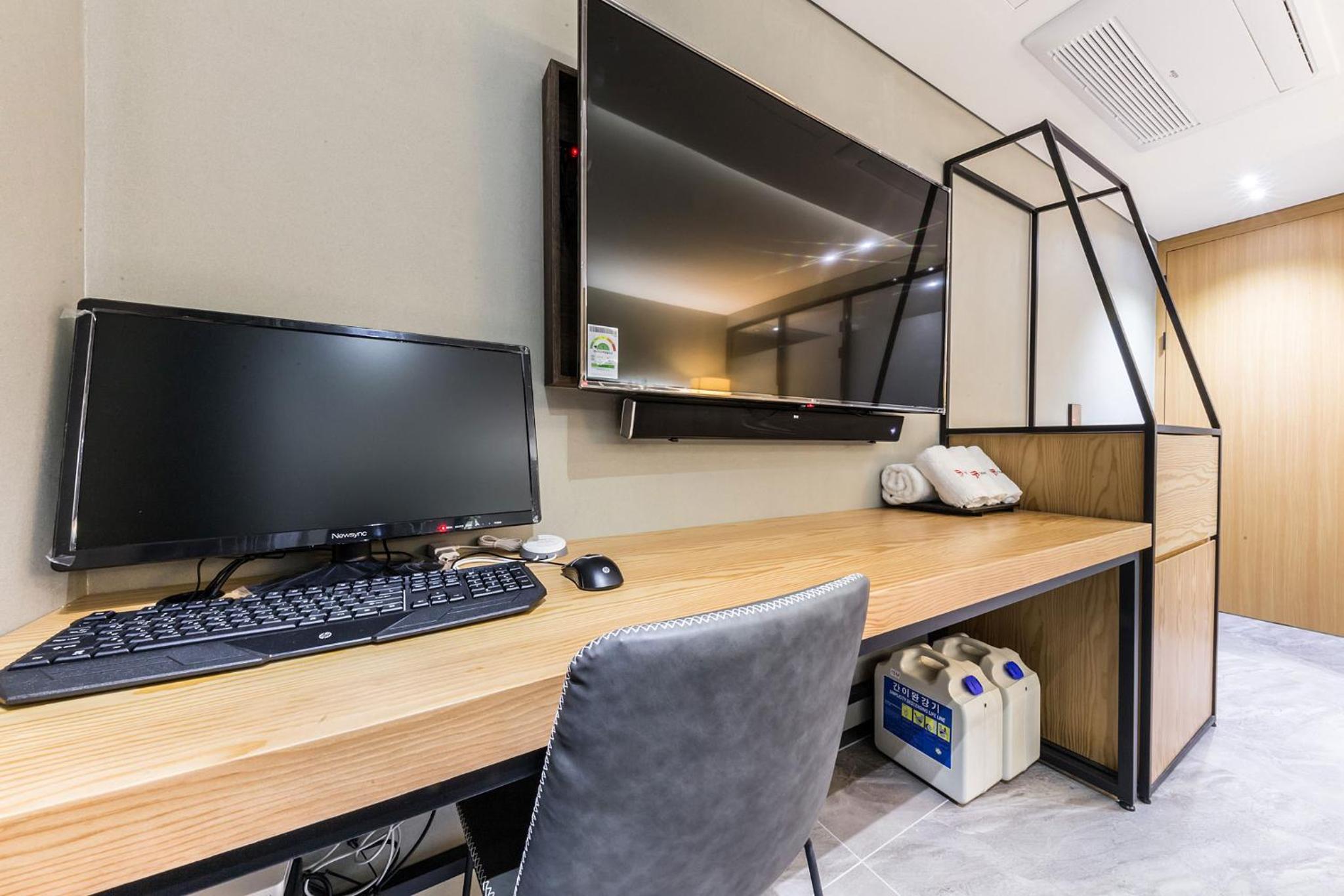 Double Room - Photo 3