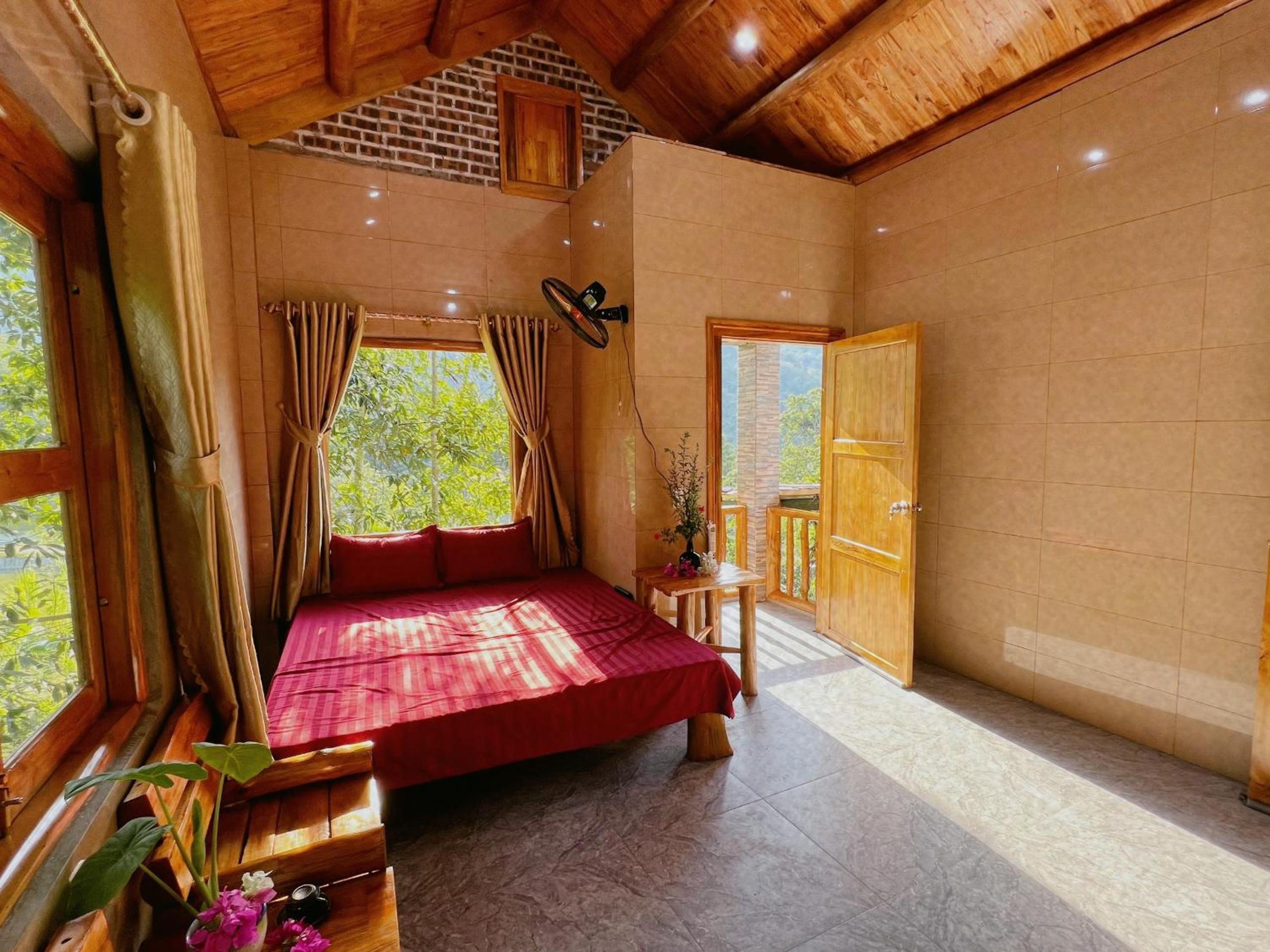 King Room With Lake View photo 1