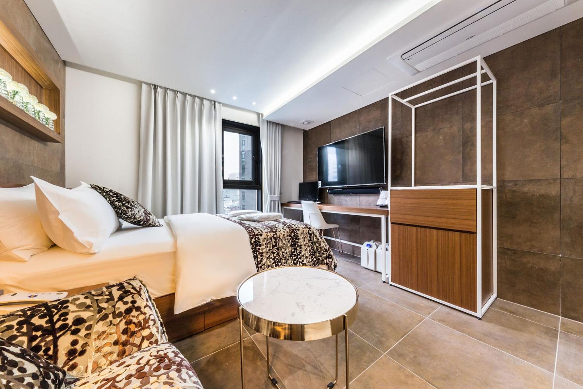 Double Room - Photo 13
