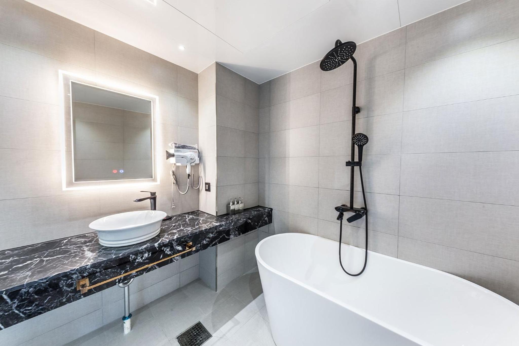 Double Room - Photo 17