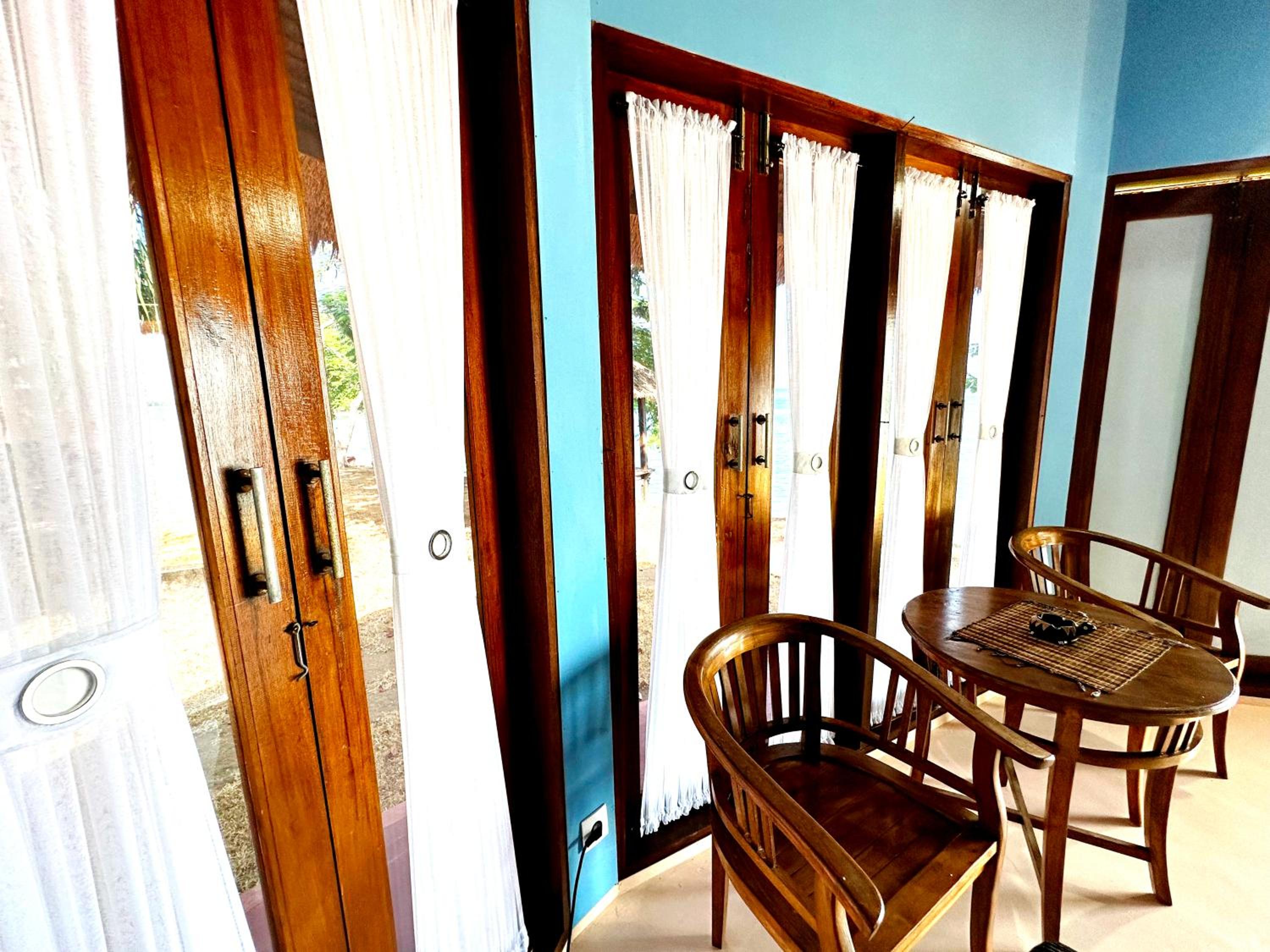 Double Room with Sea View - Photo 9