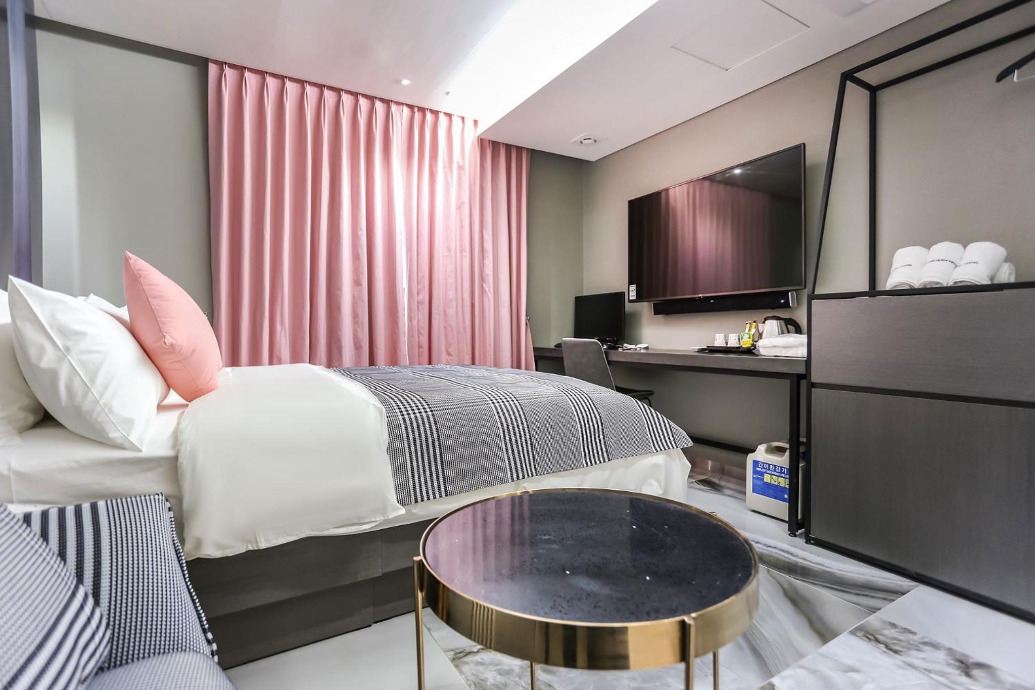 Double Room - Photo 20
