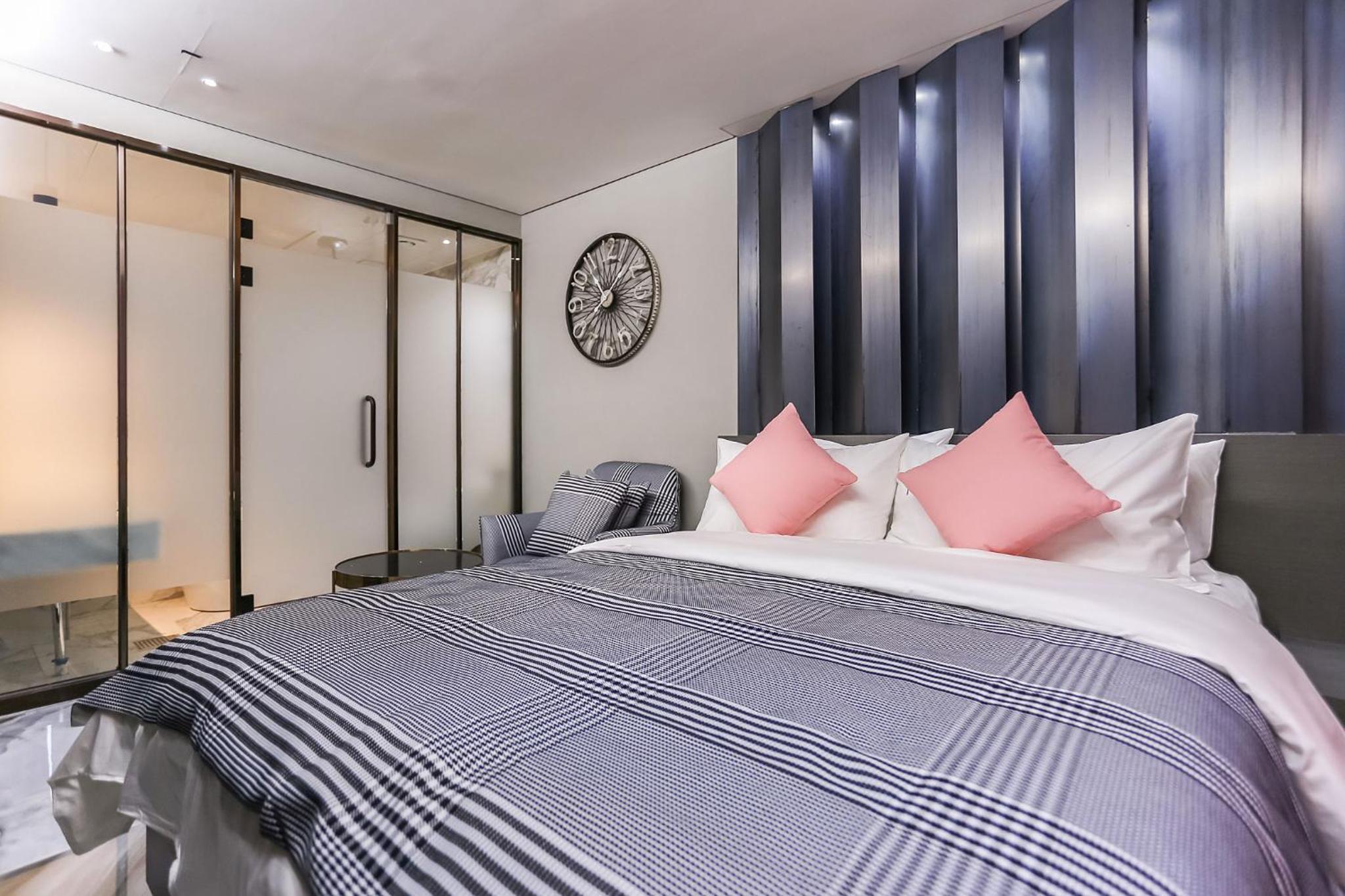 Double Room - Photo 18