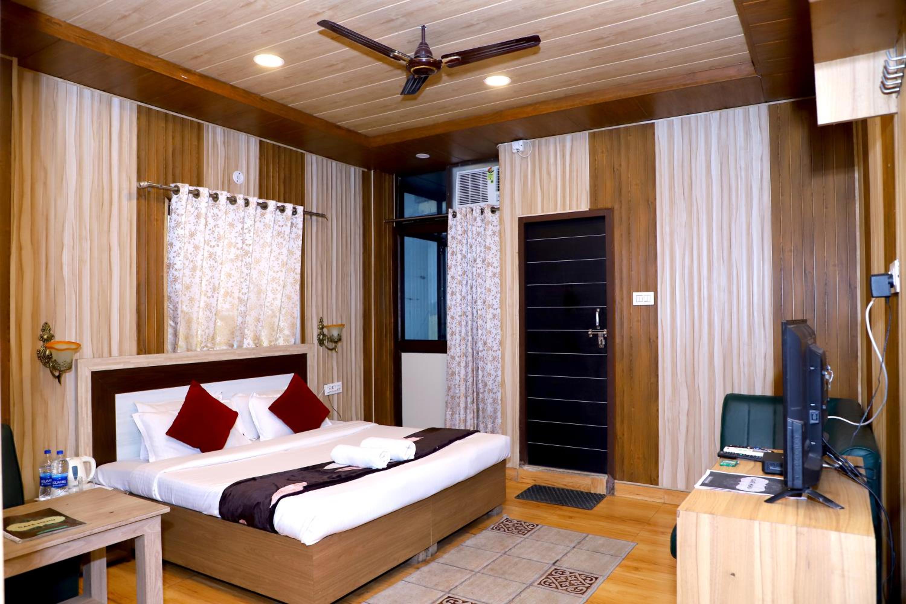 King Room With Balcony photo 1