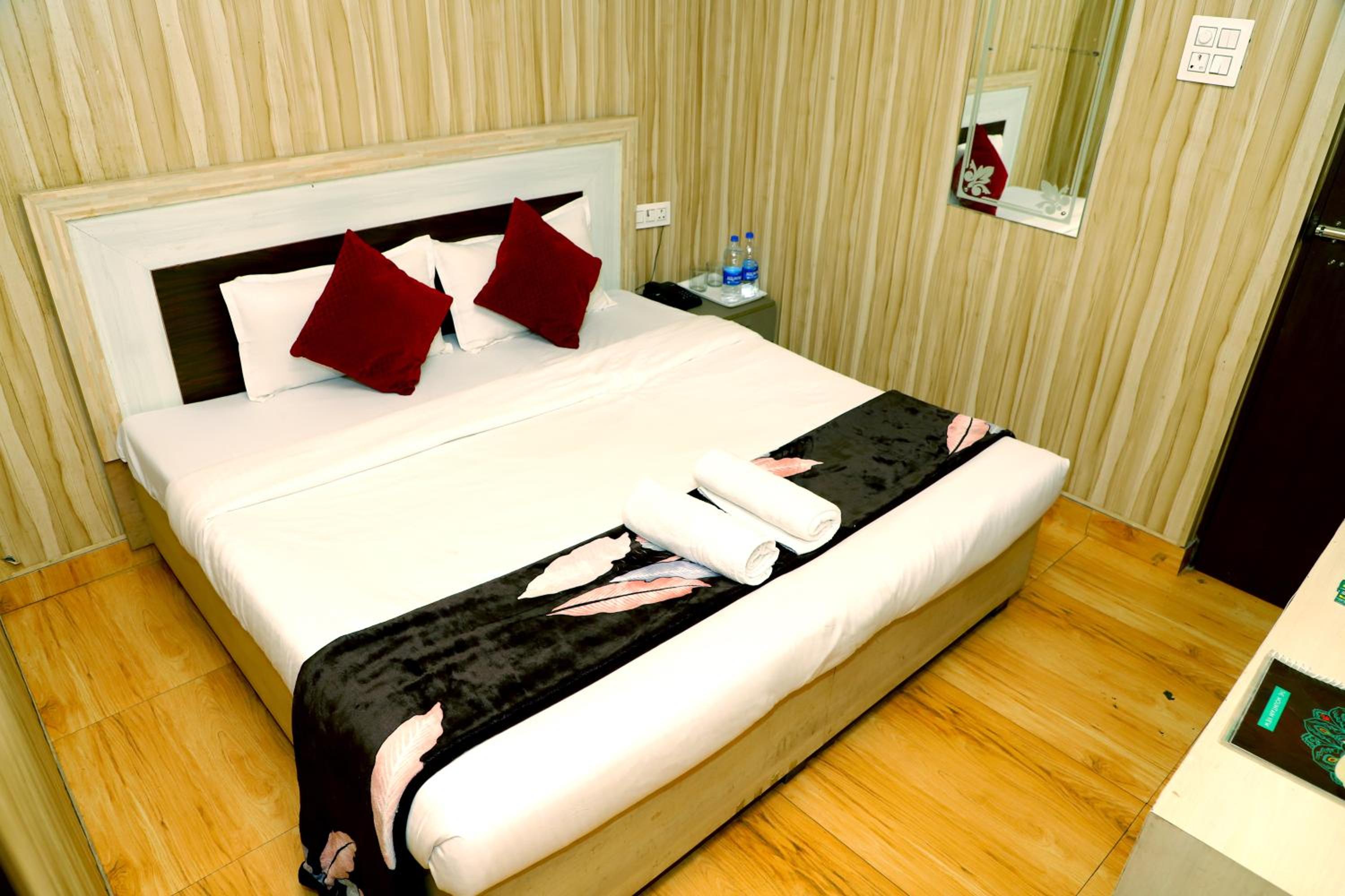 Standard Double Room With Fan photo 1