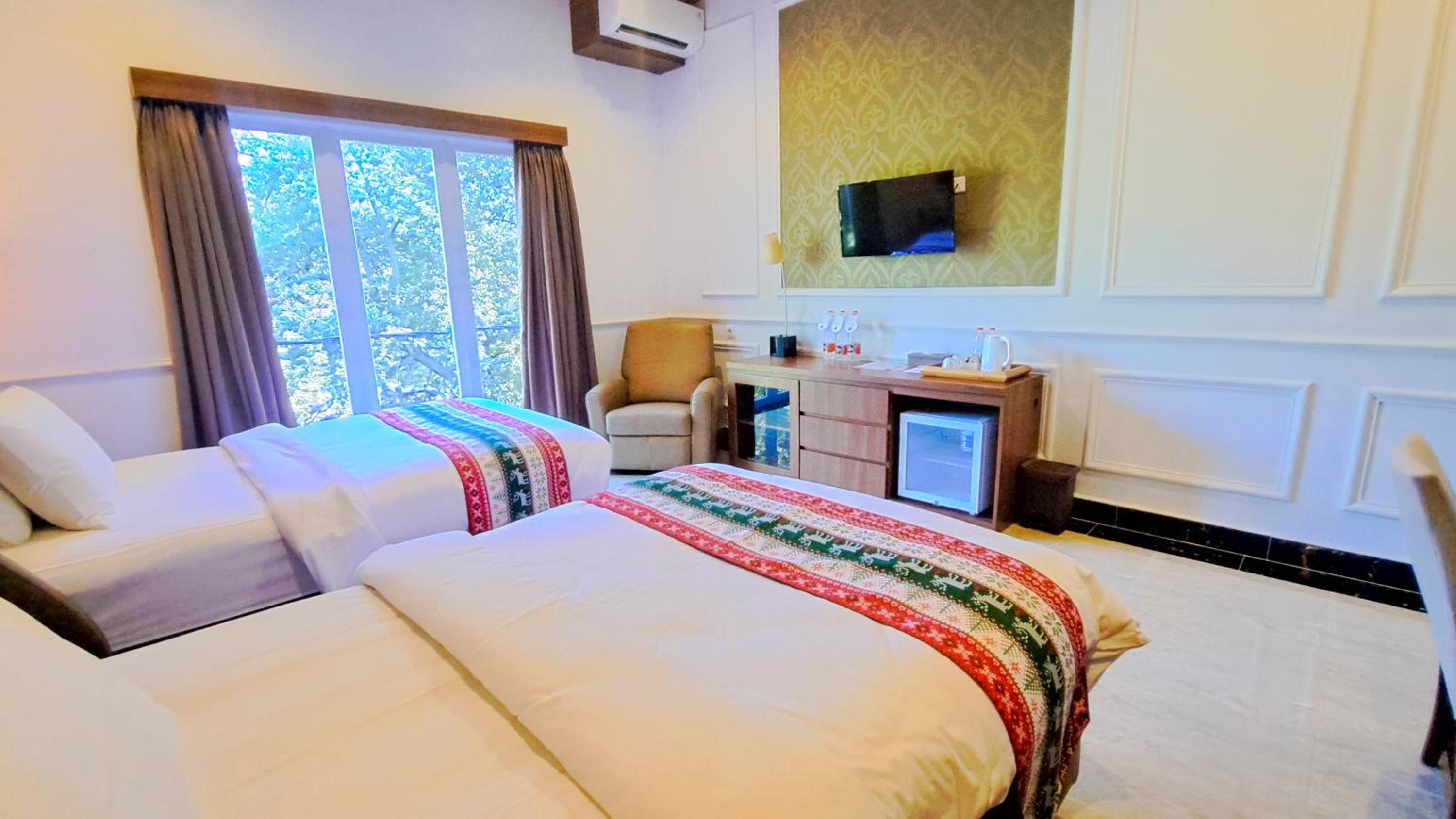 Superior Twin Room - Photo 1