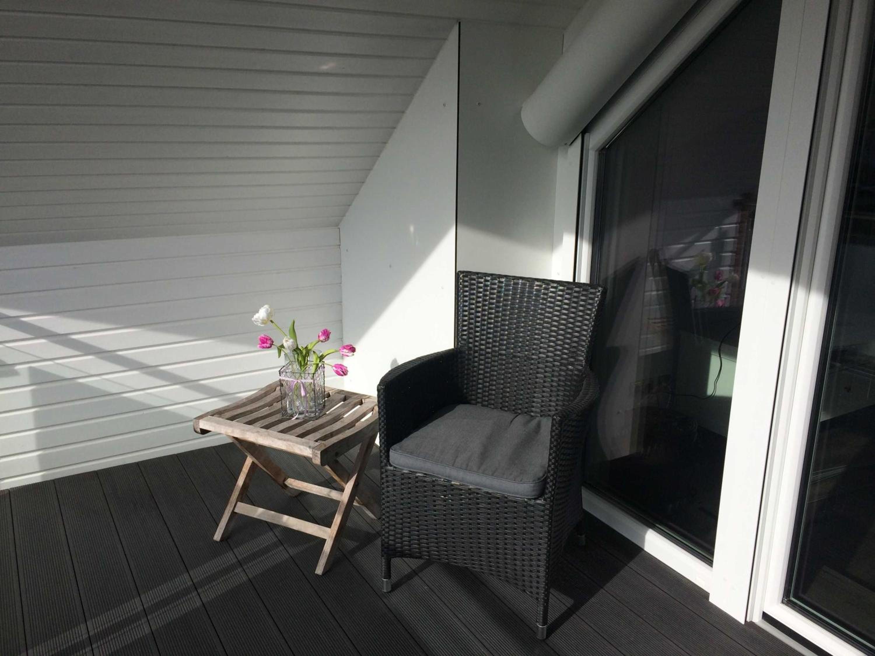 One-Bedroom Apartment with Balcony photo 2