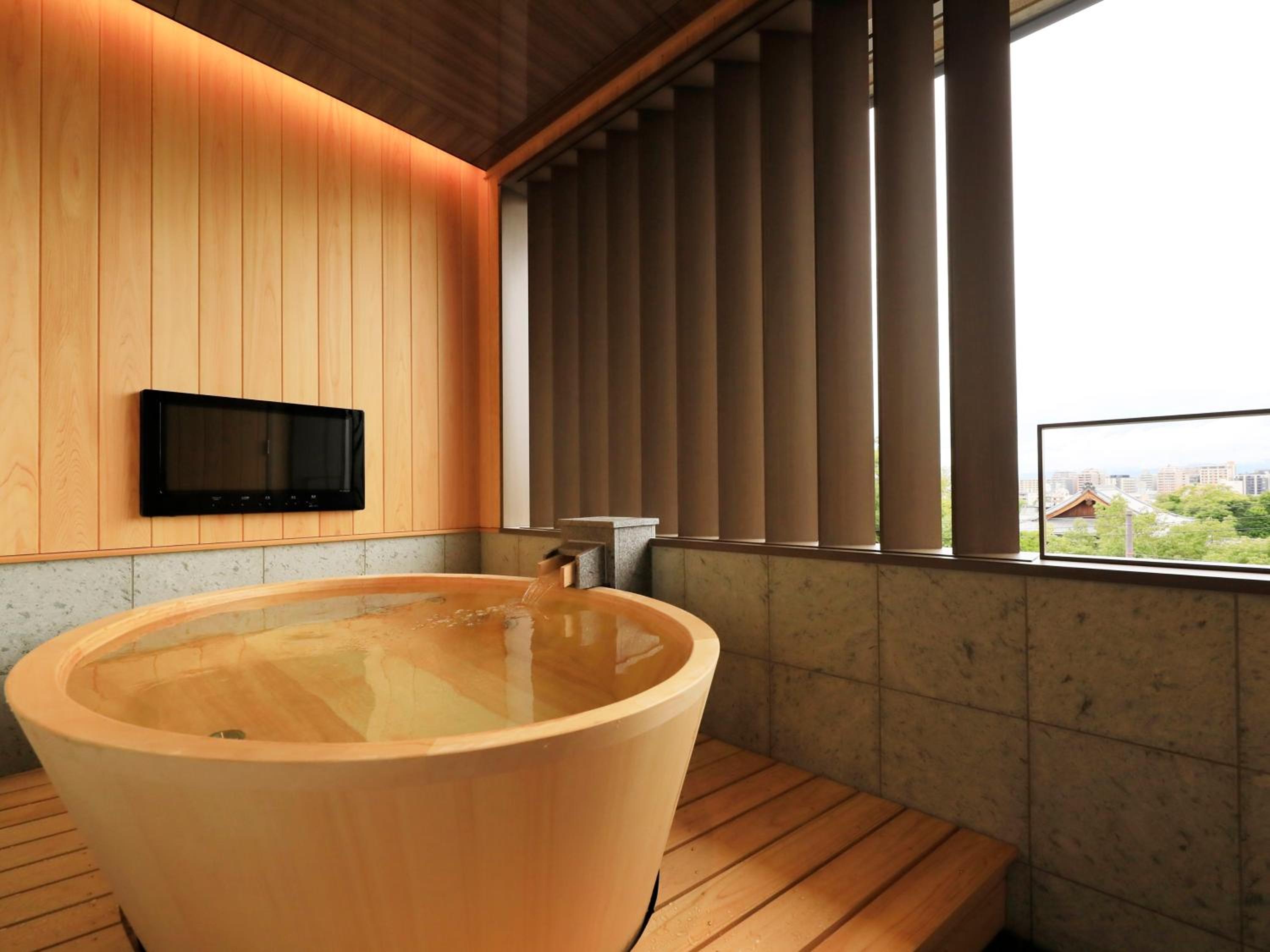 Spa Suite Room - Photo 6