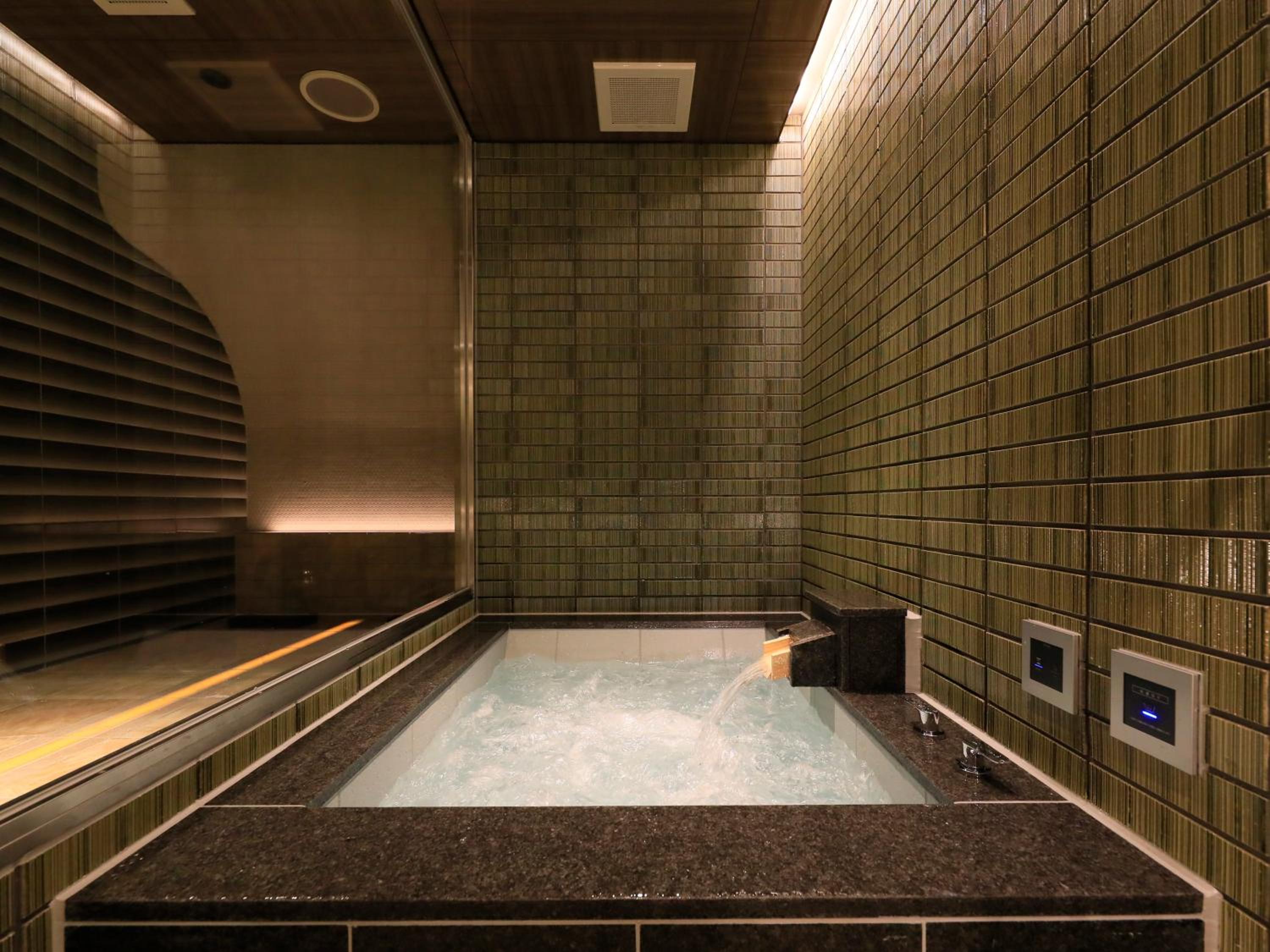 Spa Suite Room - Photo 3