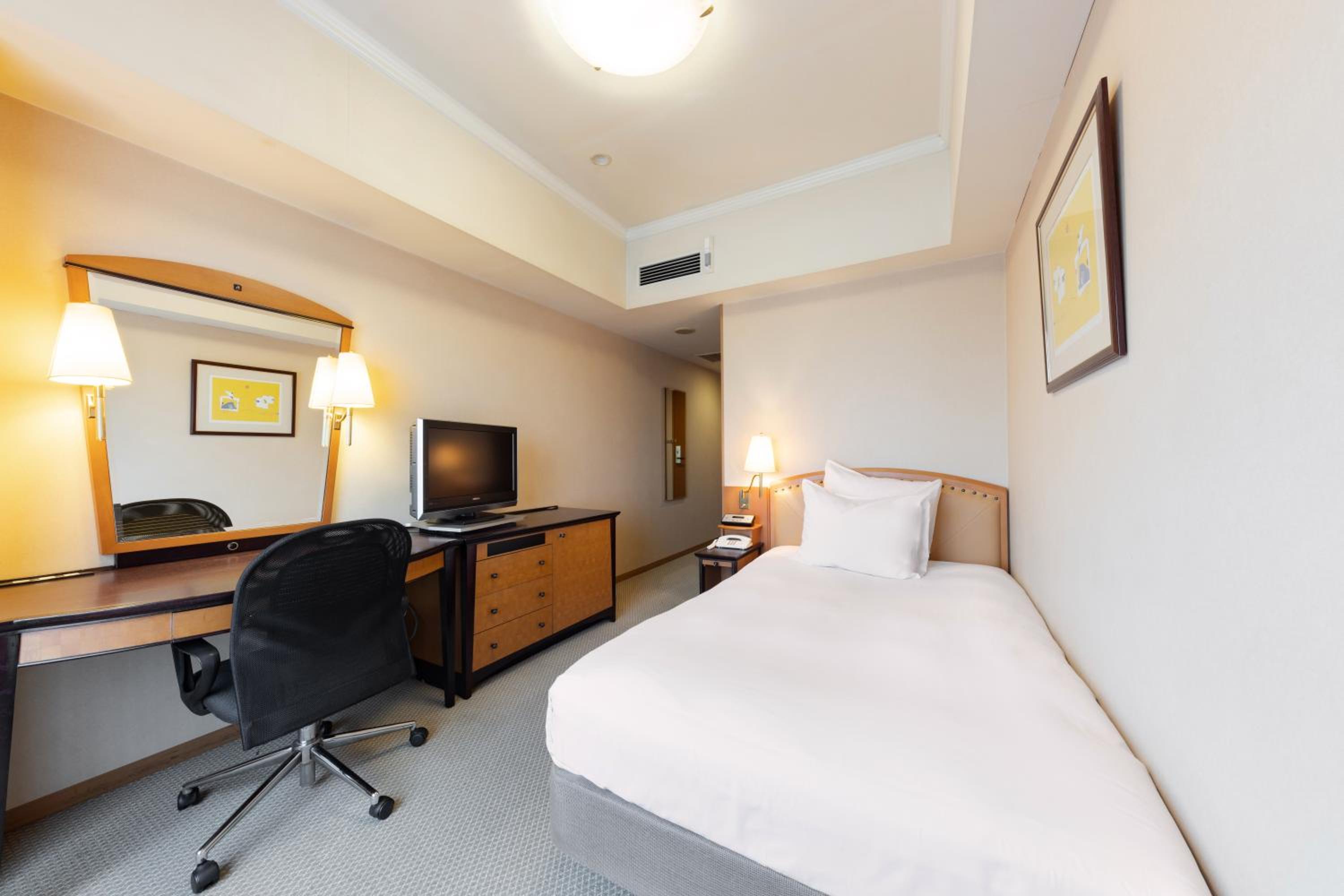 1 Single Bed Standard High Floor - Non-Smoking