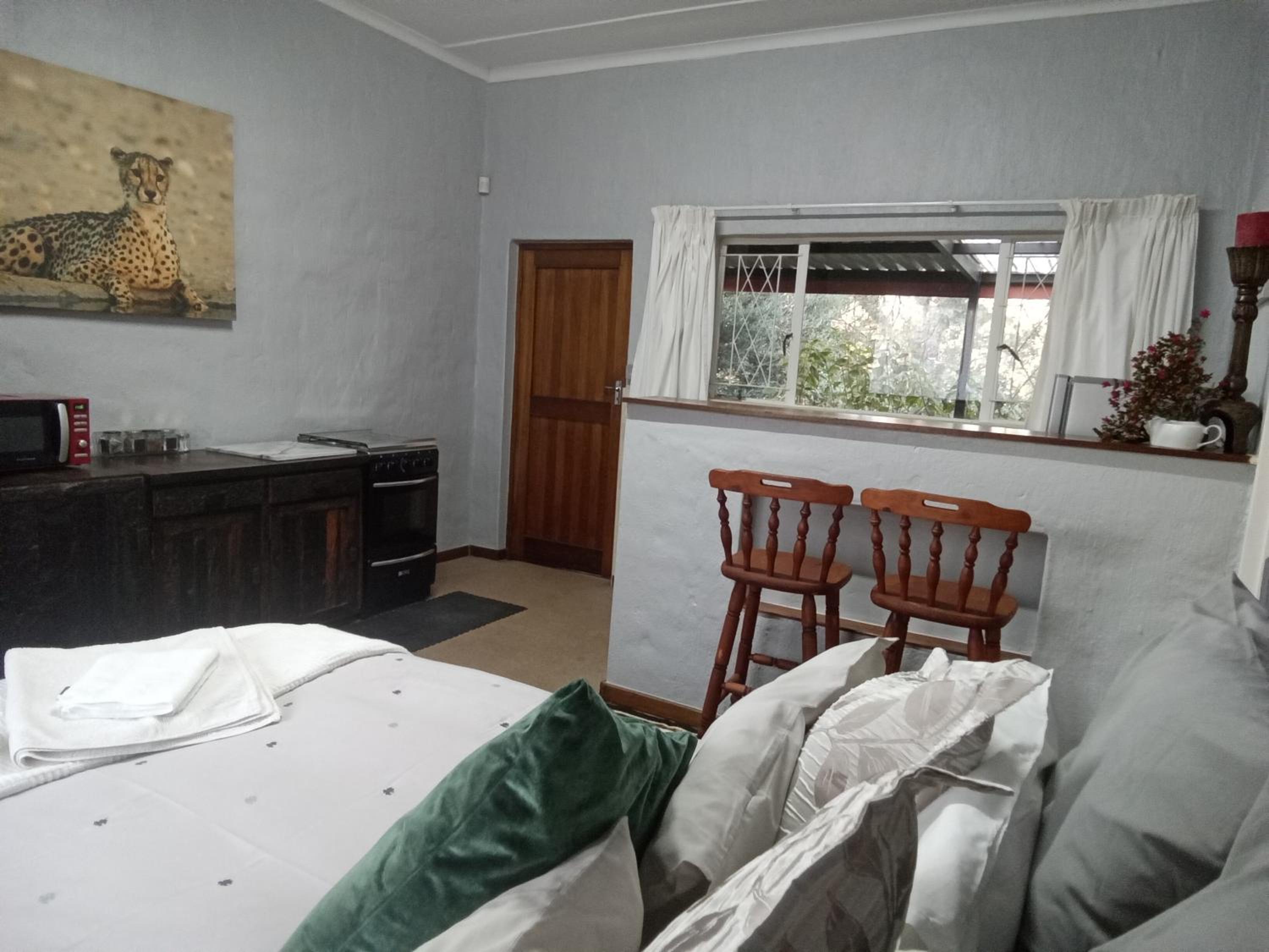 Deluxe Queen Room