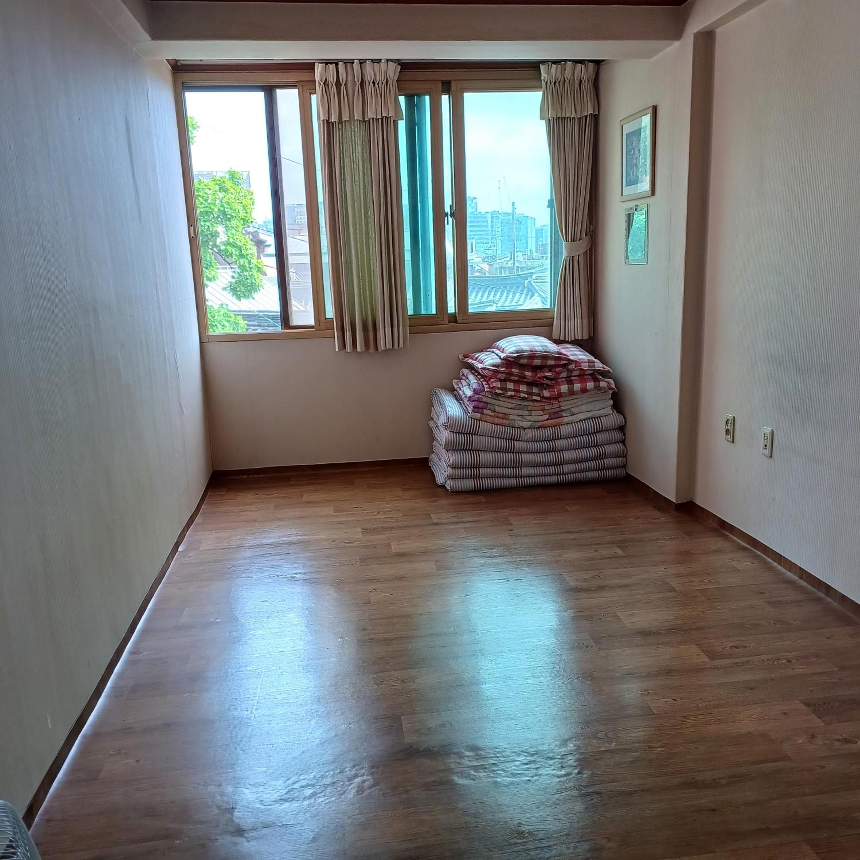 Family Room - Photo 1