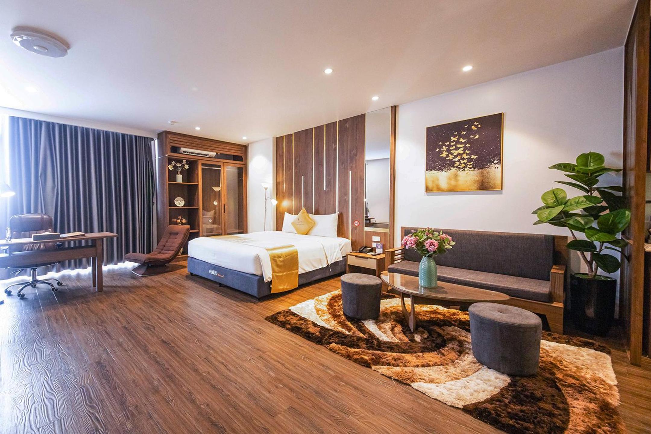 Suite with City View - Photo 3