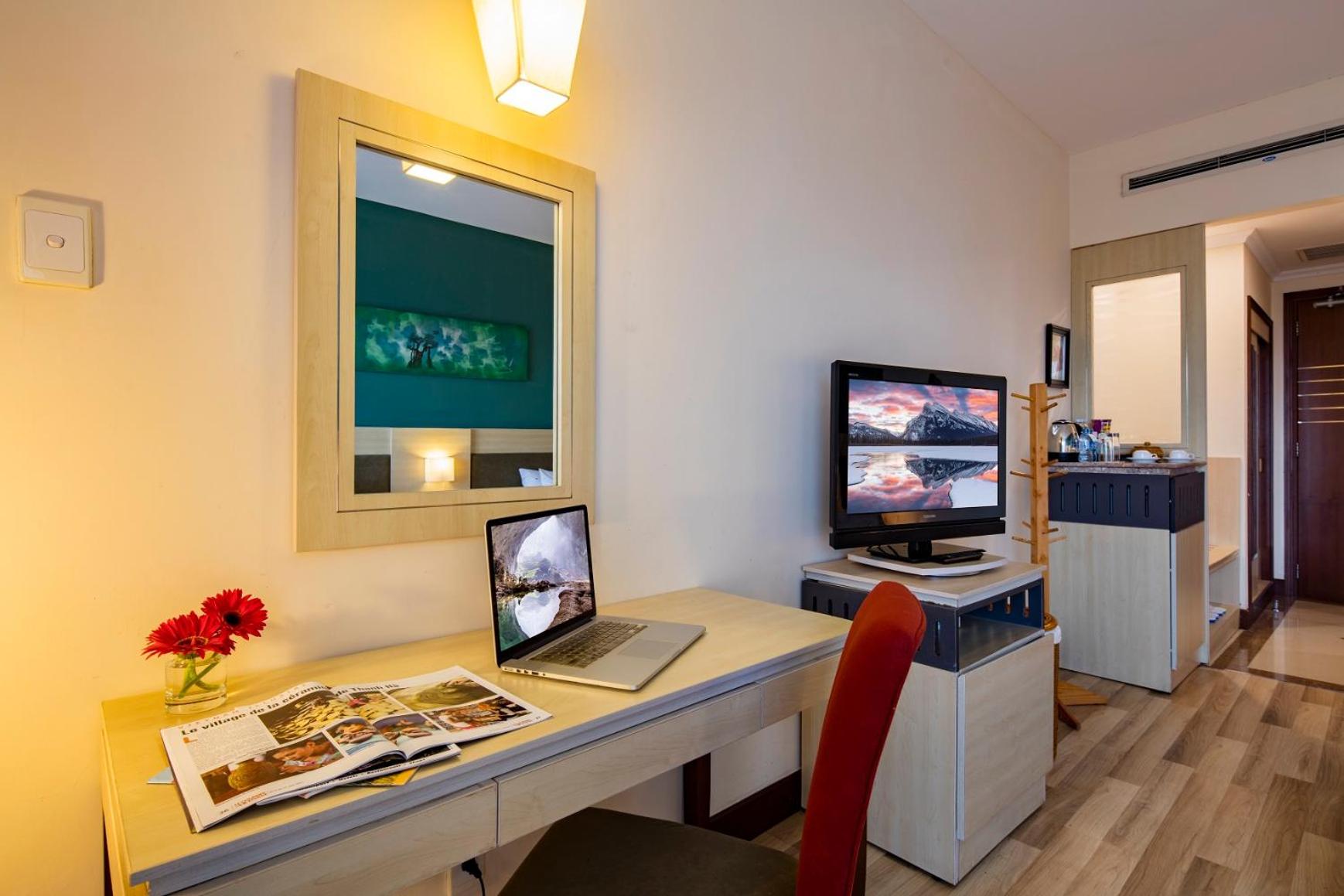 Deluxe Twin Room with River View - Photo 4