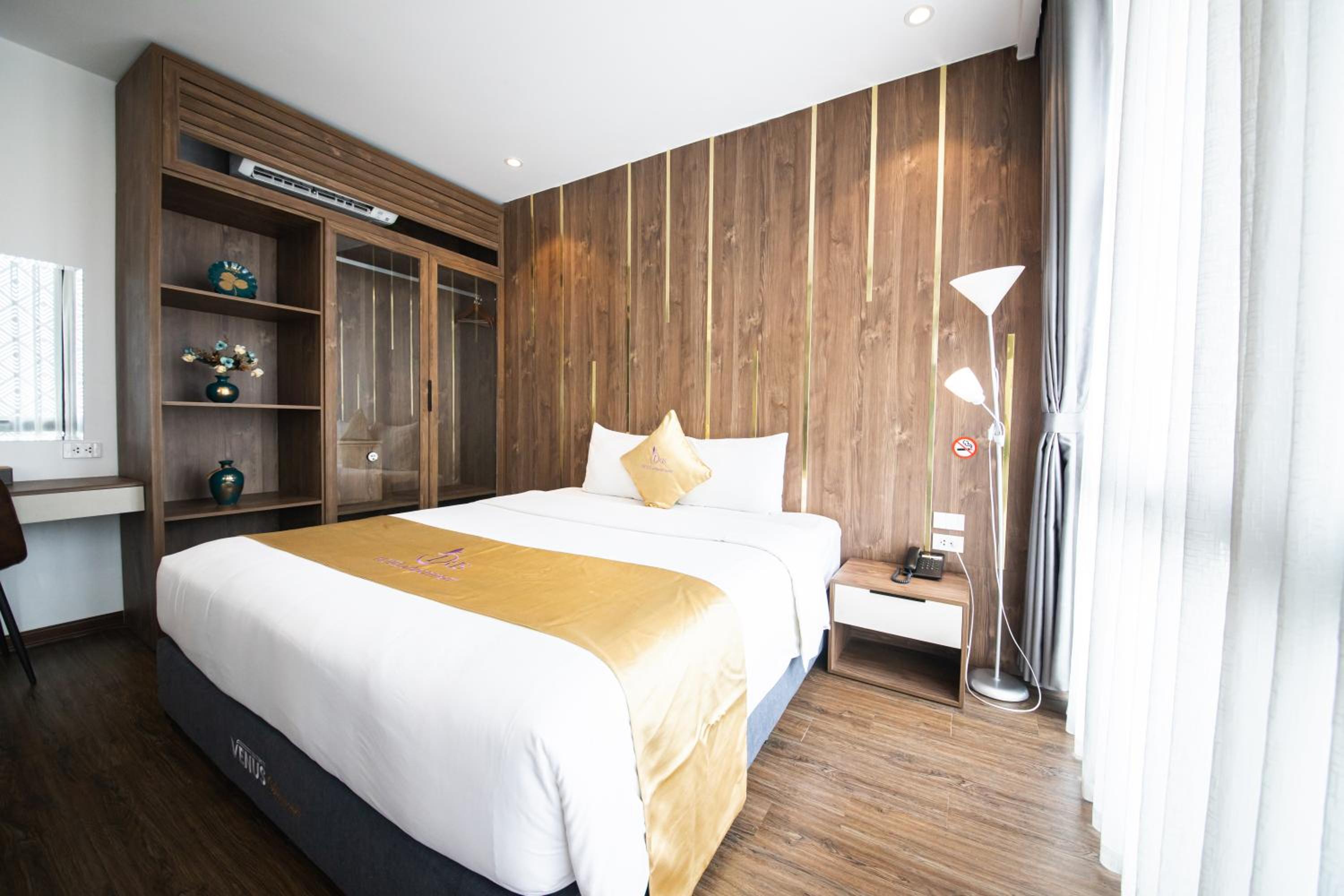 Suite with Lake View - Photo 4
