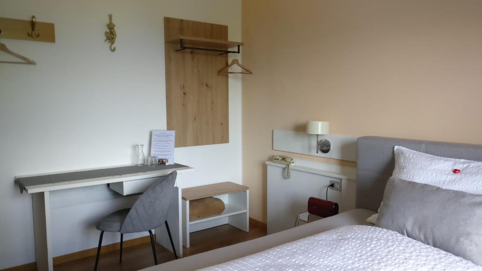 Deluxe Single Room with Balcony photo 1