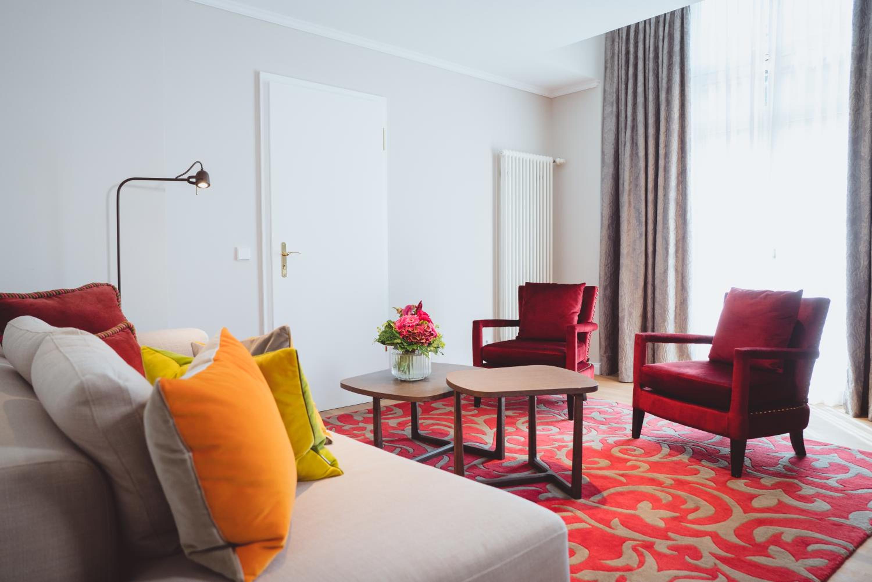Deluxe Single Room with Balcony photo 2
