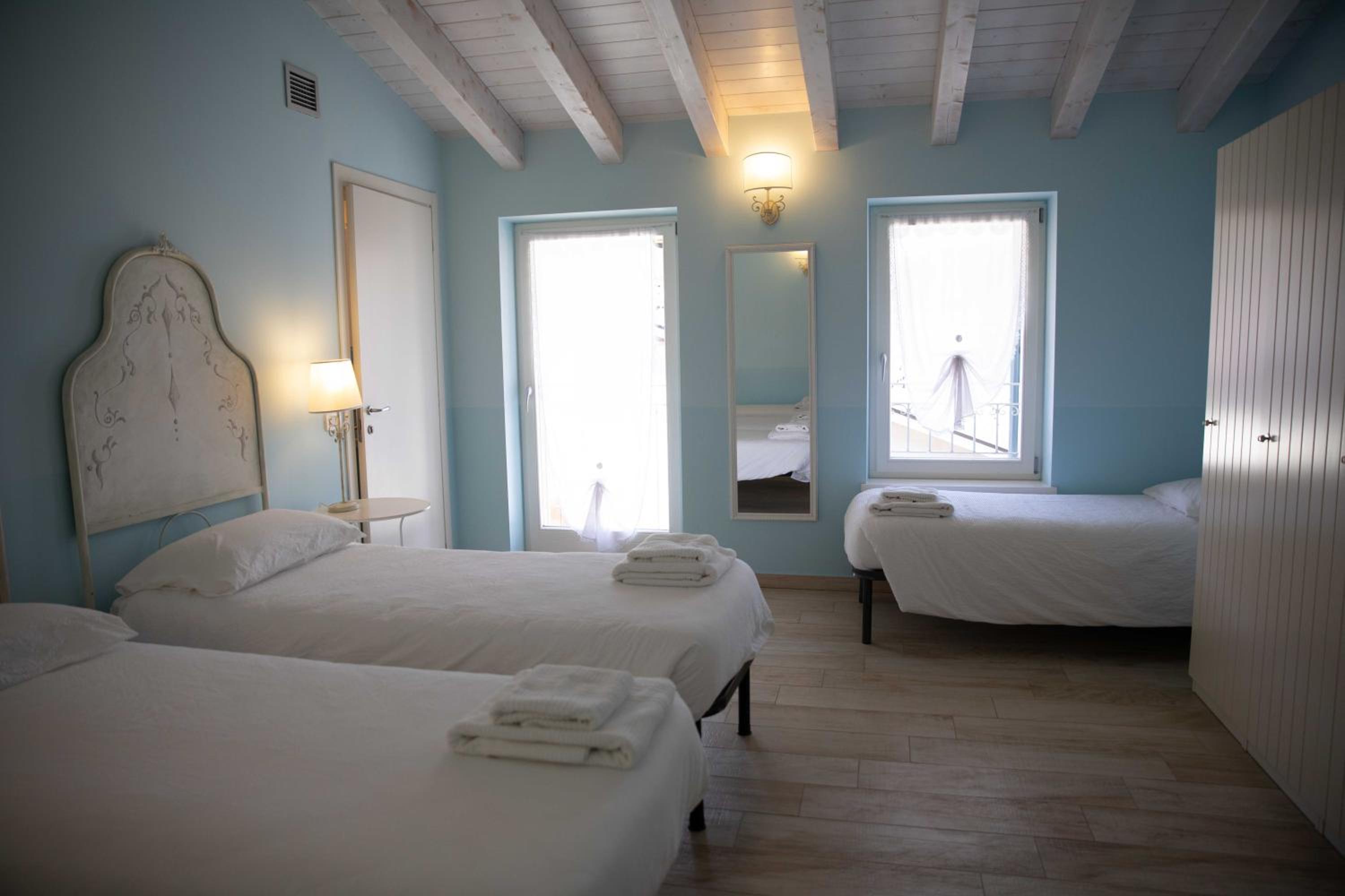 Superior Quadruple Room photo 2