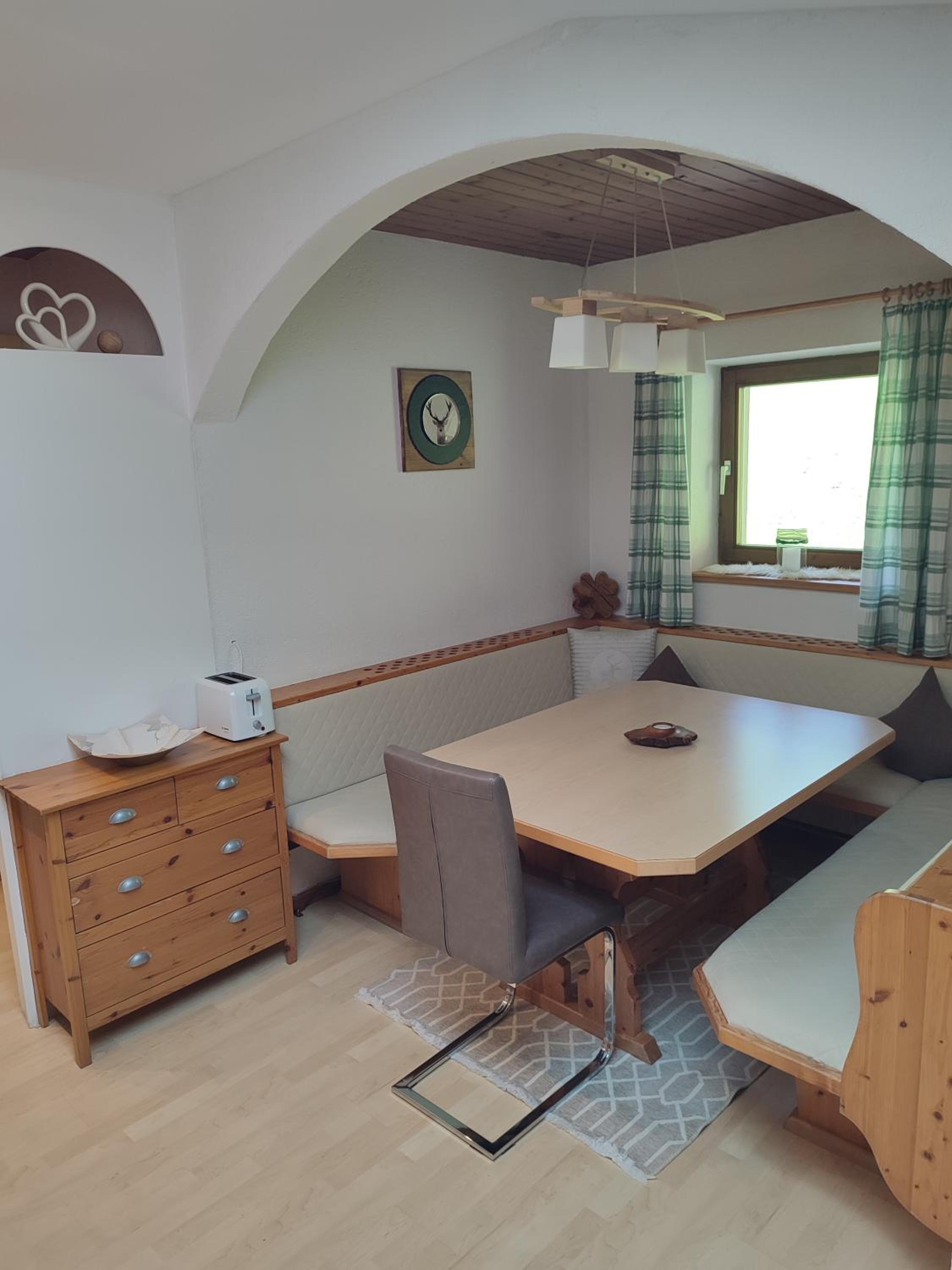 Three-Bedroom Apartment with Balcony photo 3