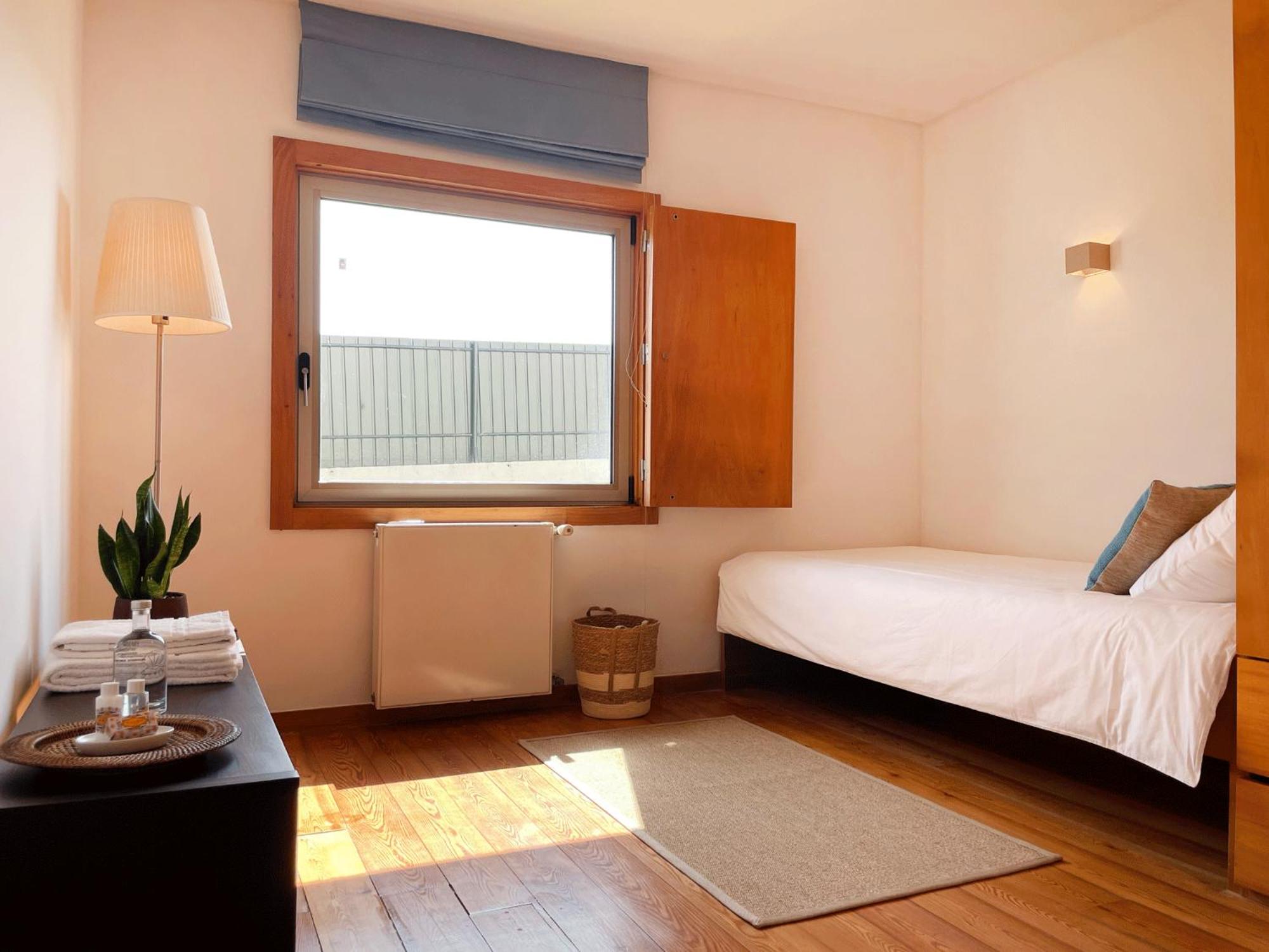 Single Room With Shared Bathroom photo 1