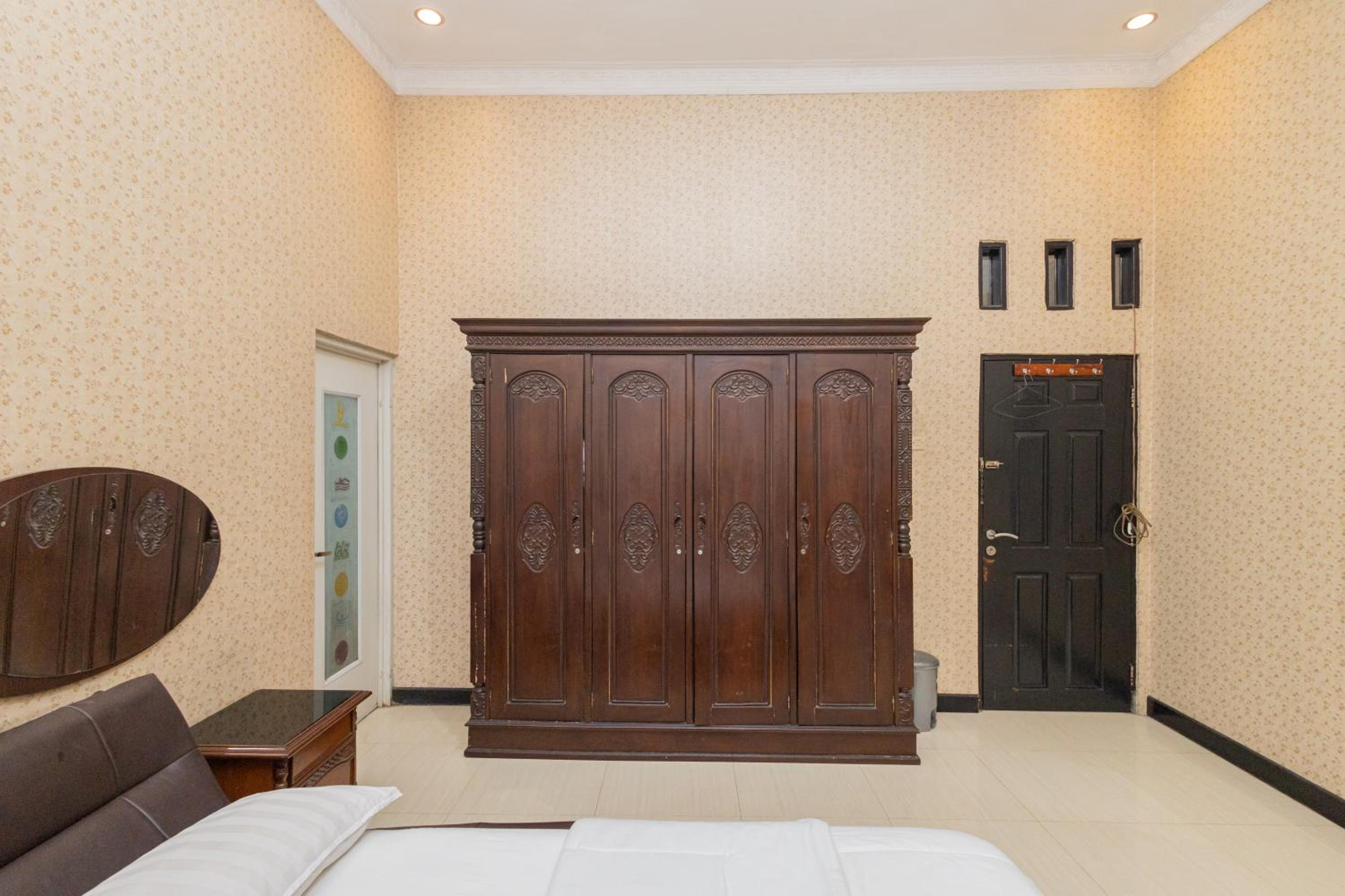 Deluxe Double Room - Photo 11