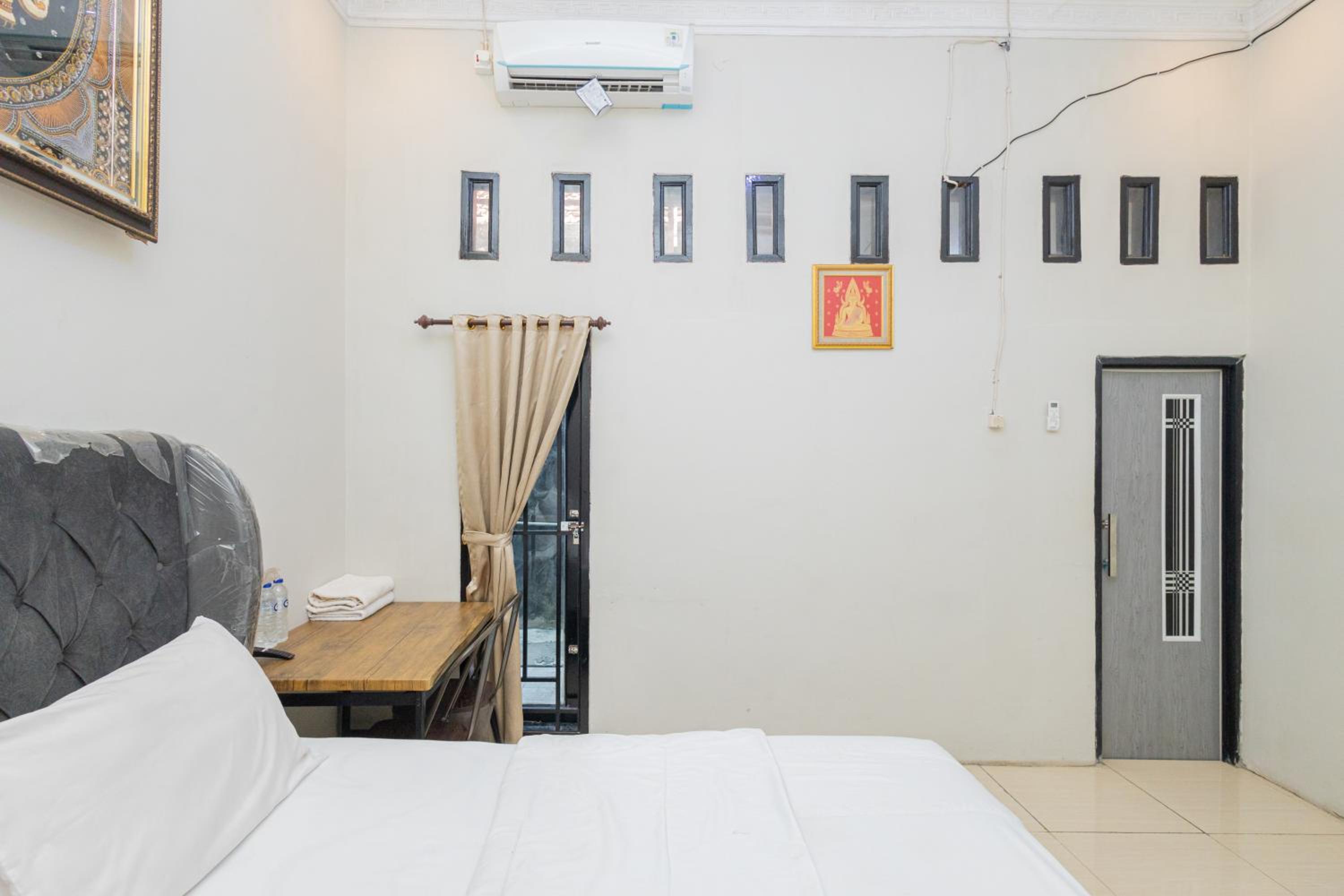Standard Double Room - Photo 10