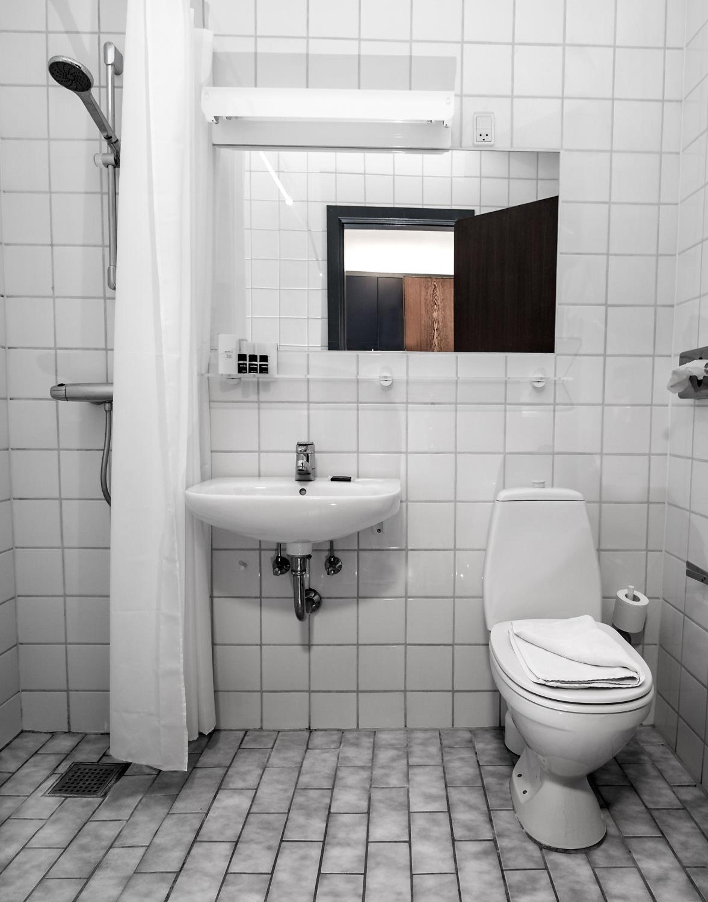 Double or Twin Room photo 3