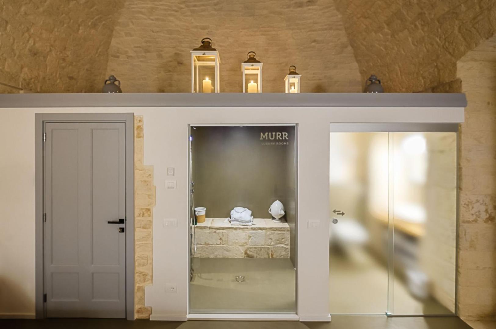 Deluxe King Suite - Photo 11