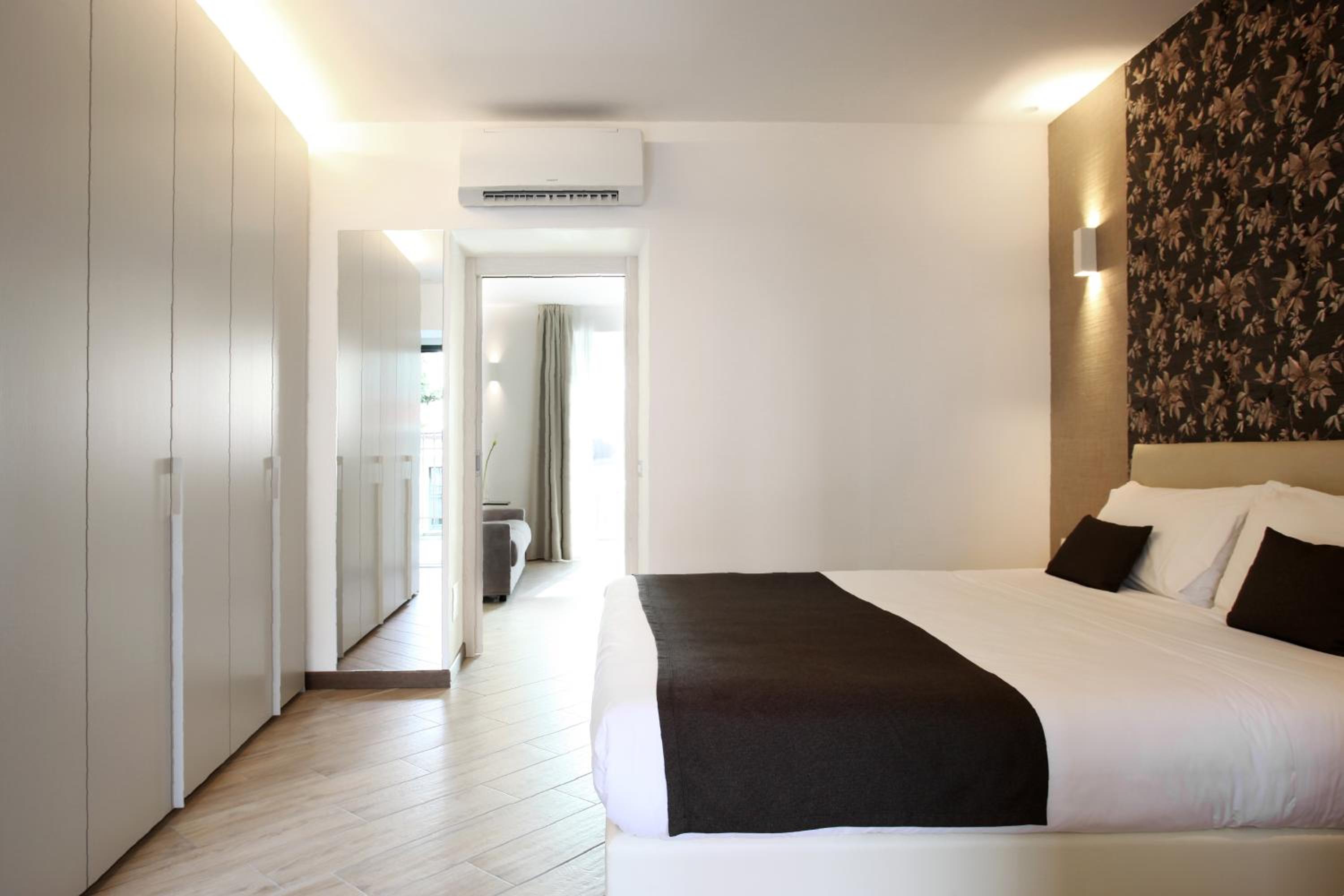 Suite with Lake View photo 2