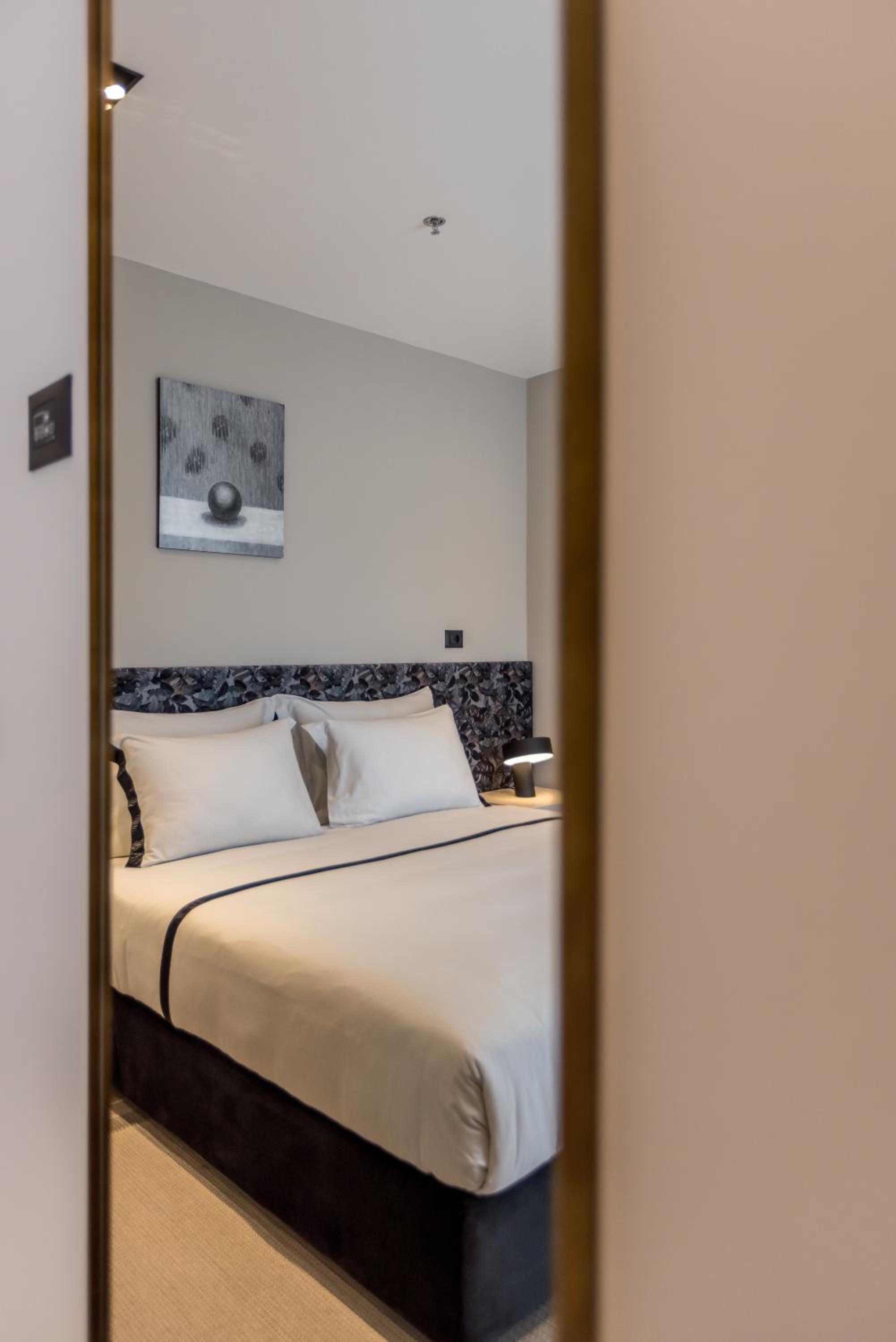 Double Room - Photo 5