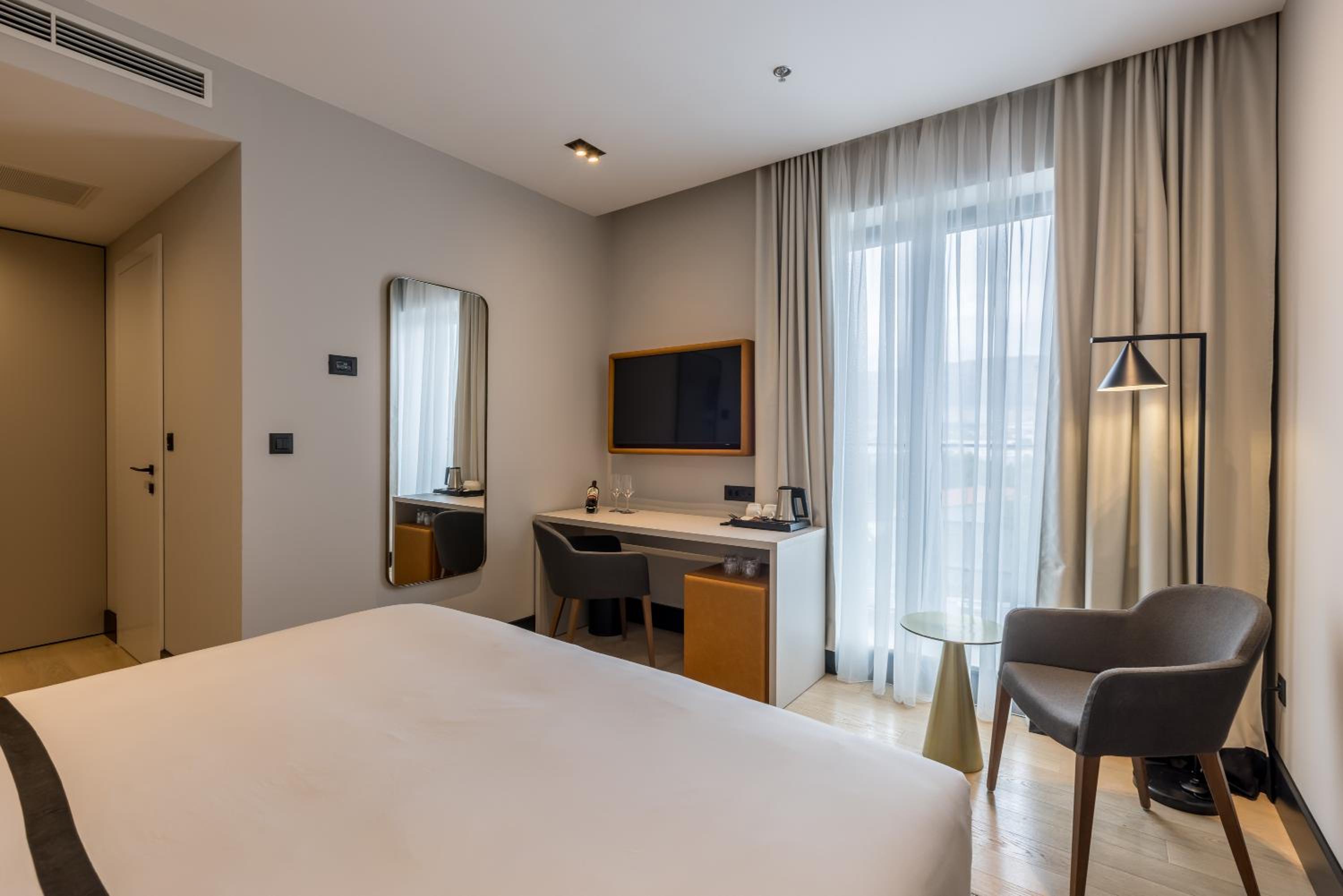 Double Room - Photo 6