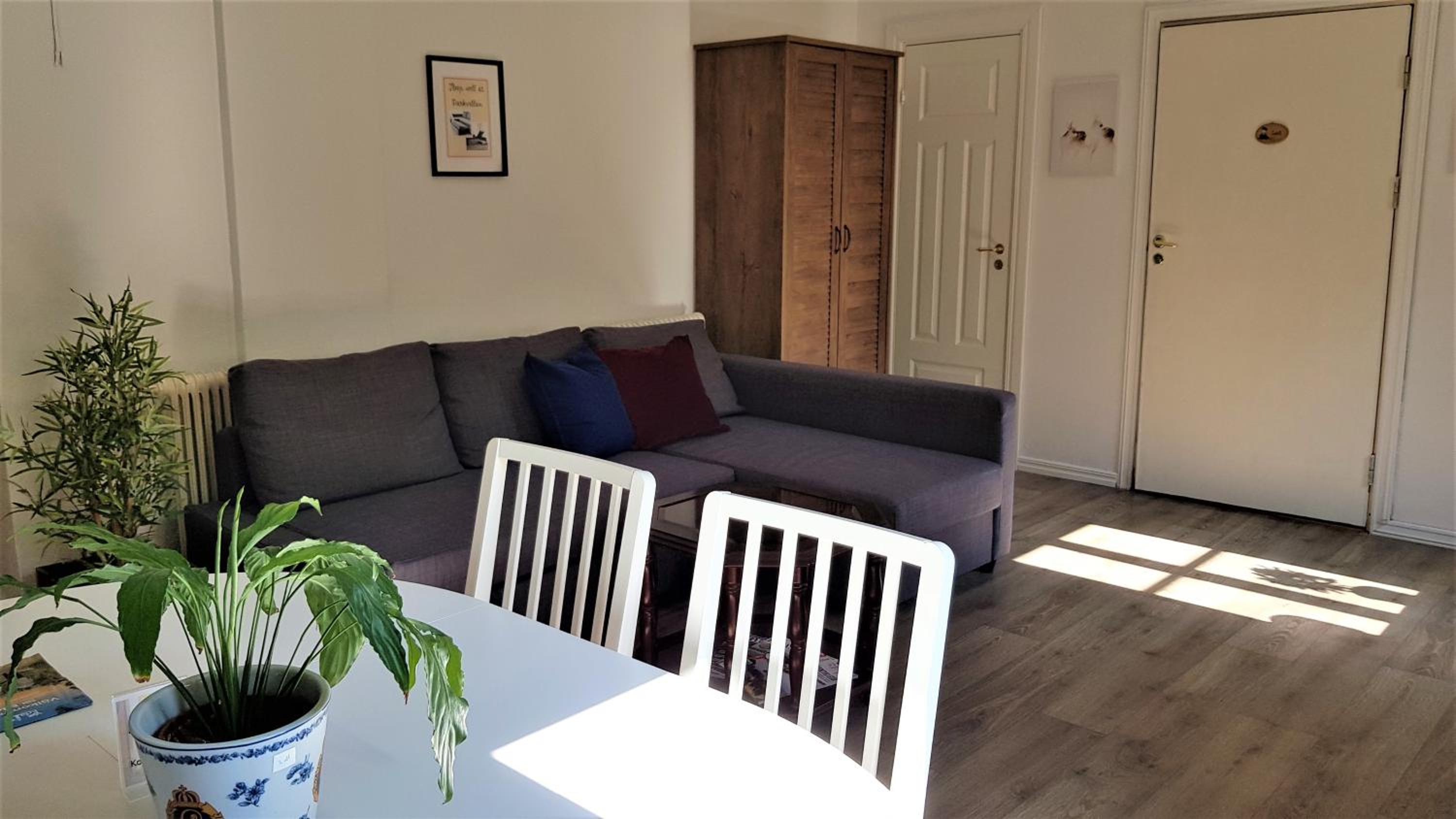 One-Bedroom Apartment - Photo 3