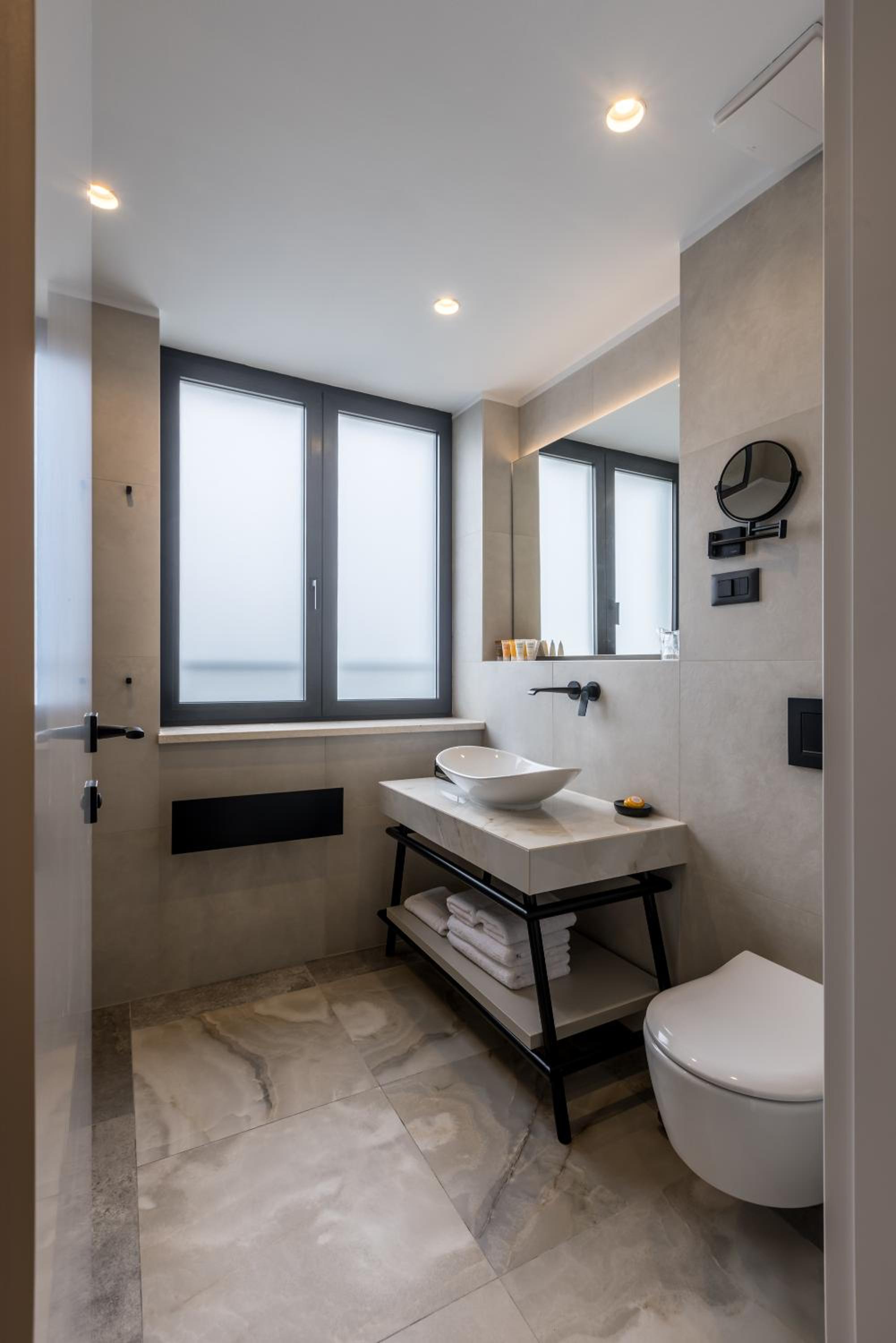 Double Room - Photo 2