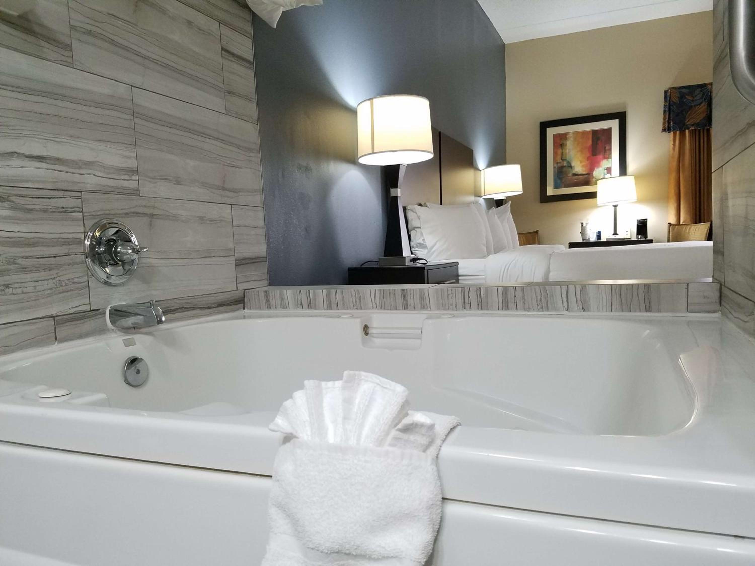 King Room with Spa Bath - Non-Smoking - Photo 3