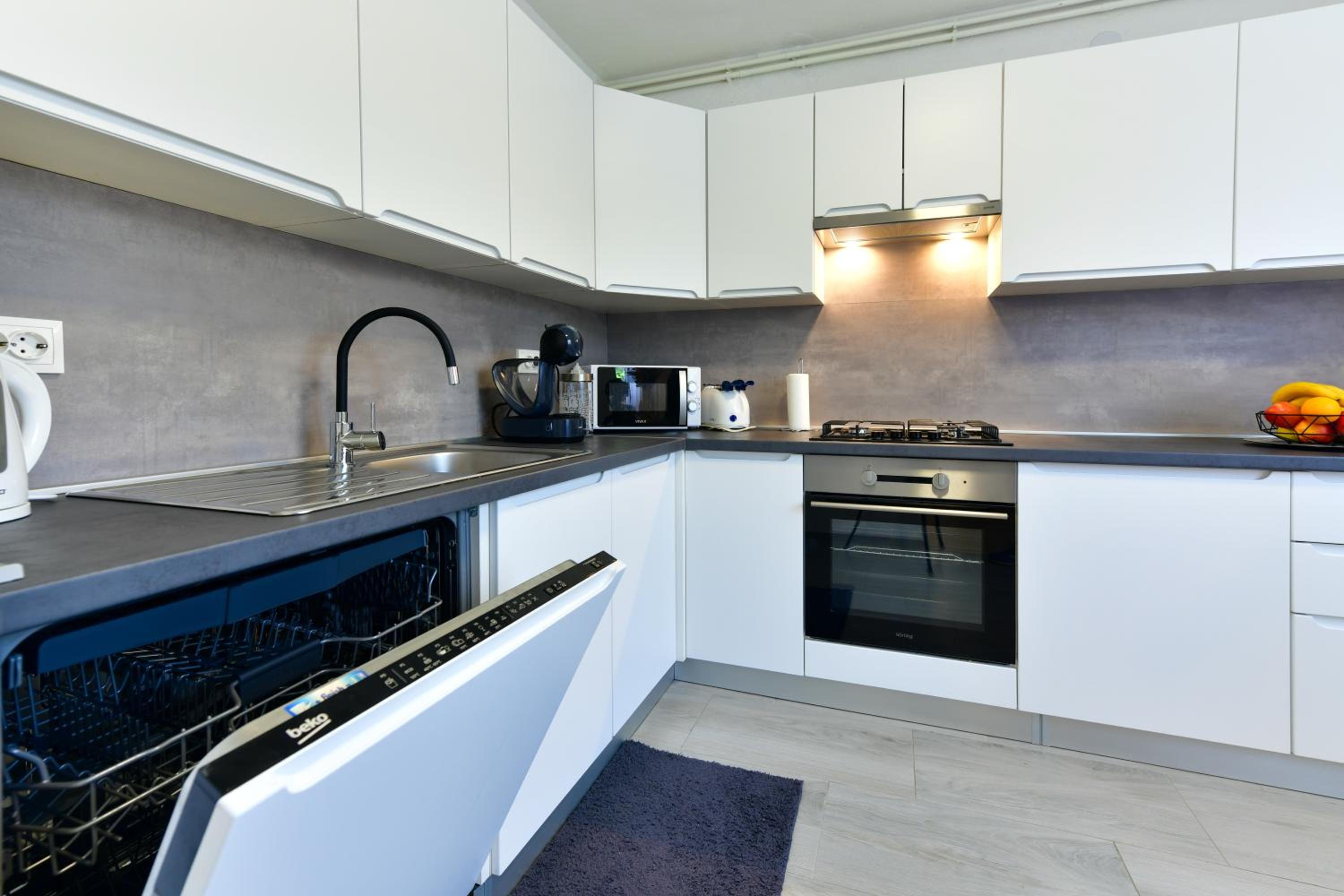 Two-Bedroom Apartment - Photo 8
