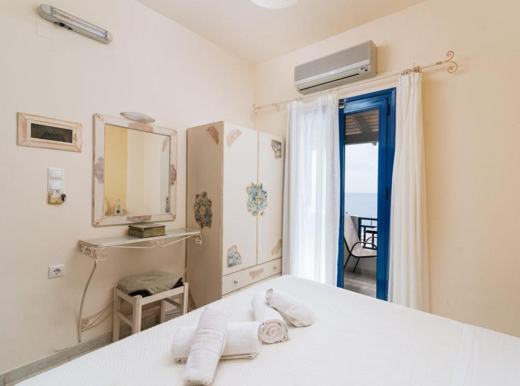 Double Room with Balcony and Sea View photo 1
