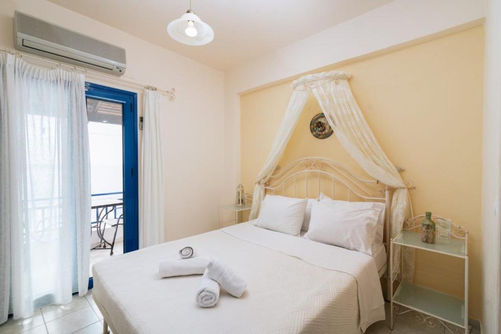 Double Room with Balcony and Sea View photo 2