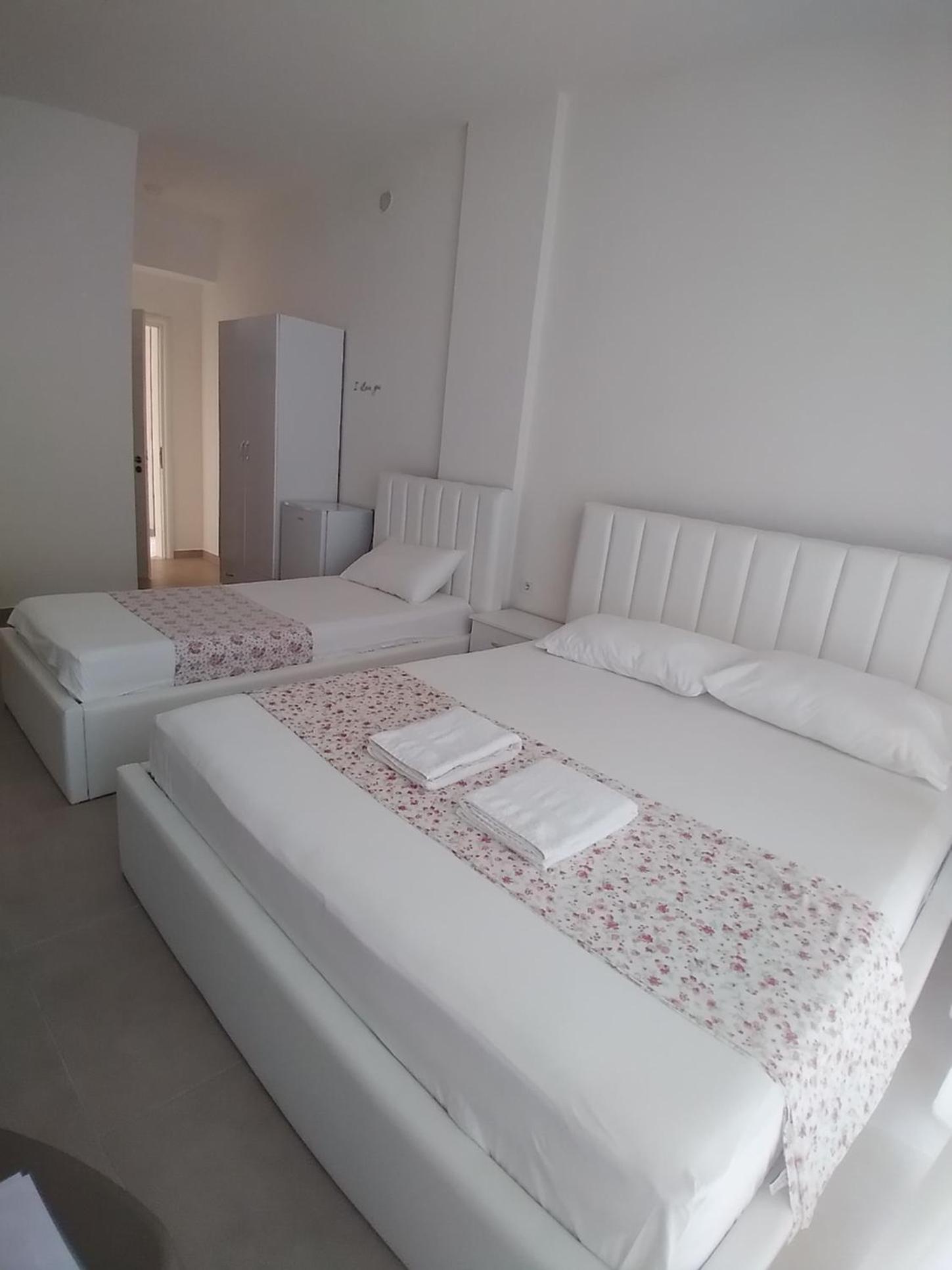 Deluxe Room (2 Adults + 1 Child)