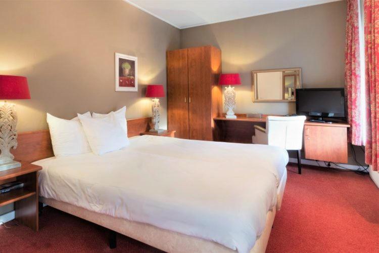 Budget Double Room photo 2